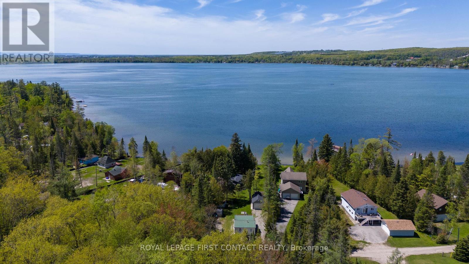 8 Buttercup Lane, Springwater, Ontario  L0L 1P0 - Photo 12 - S12162778