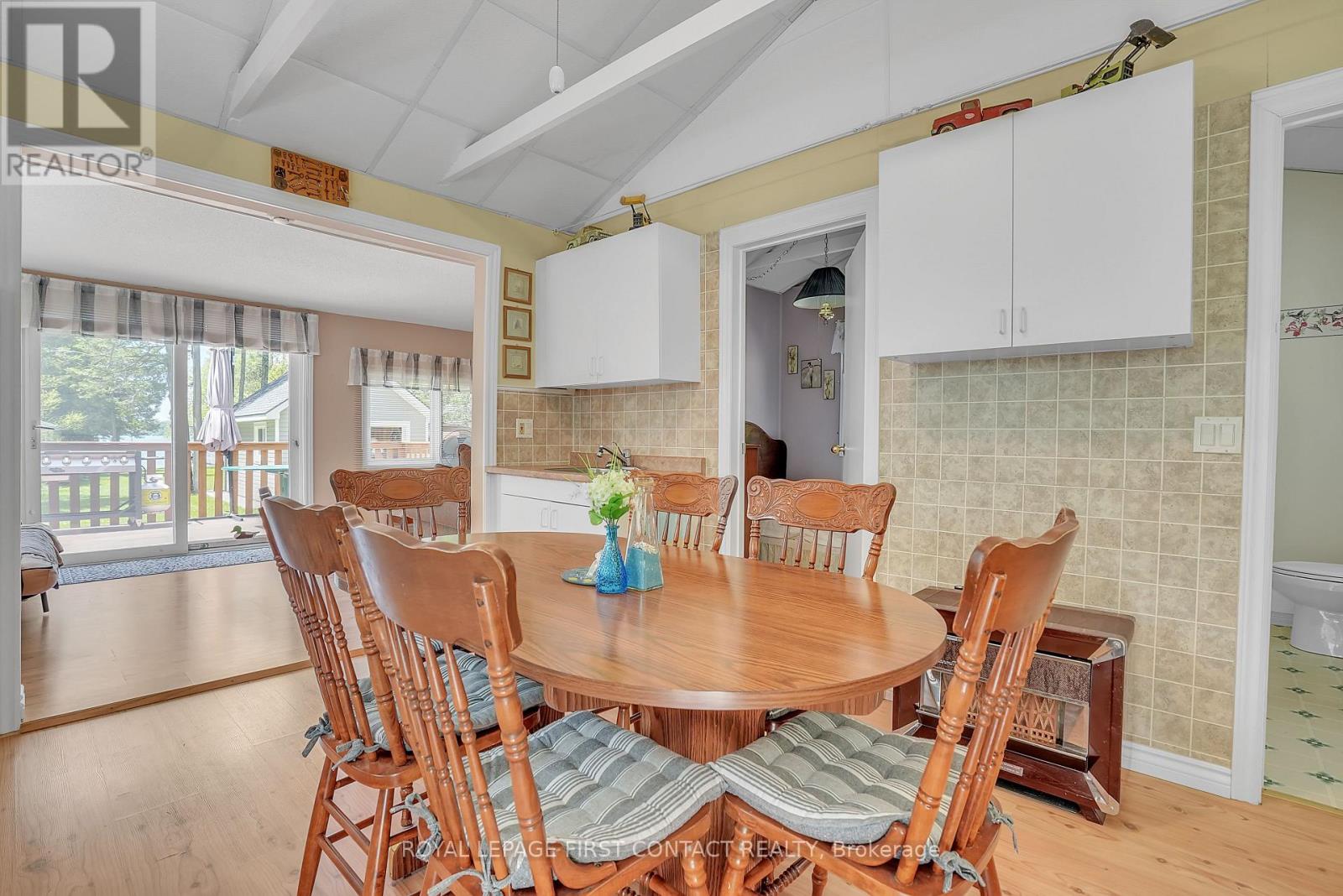 8 Buttercup Lane, Springwater, Ontario  L0L 1P0 - Photo 17 - S12162778