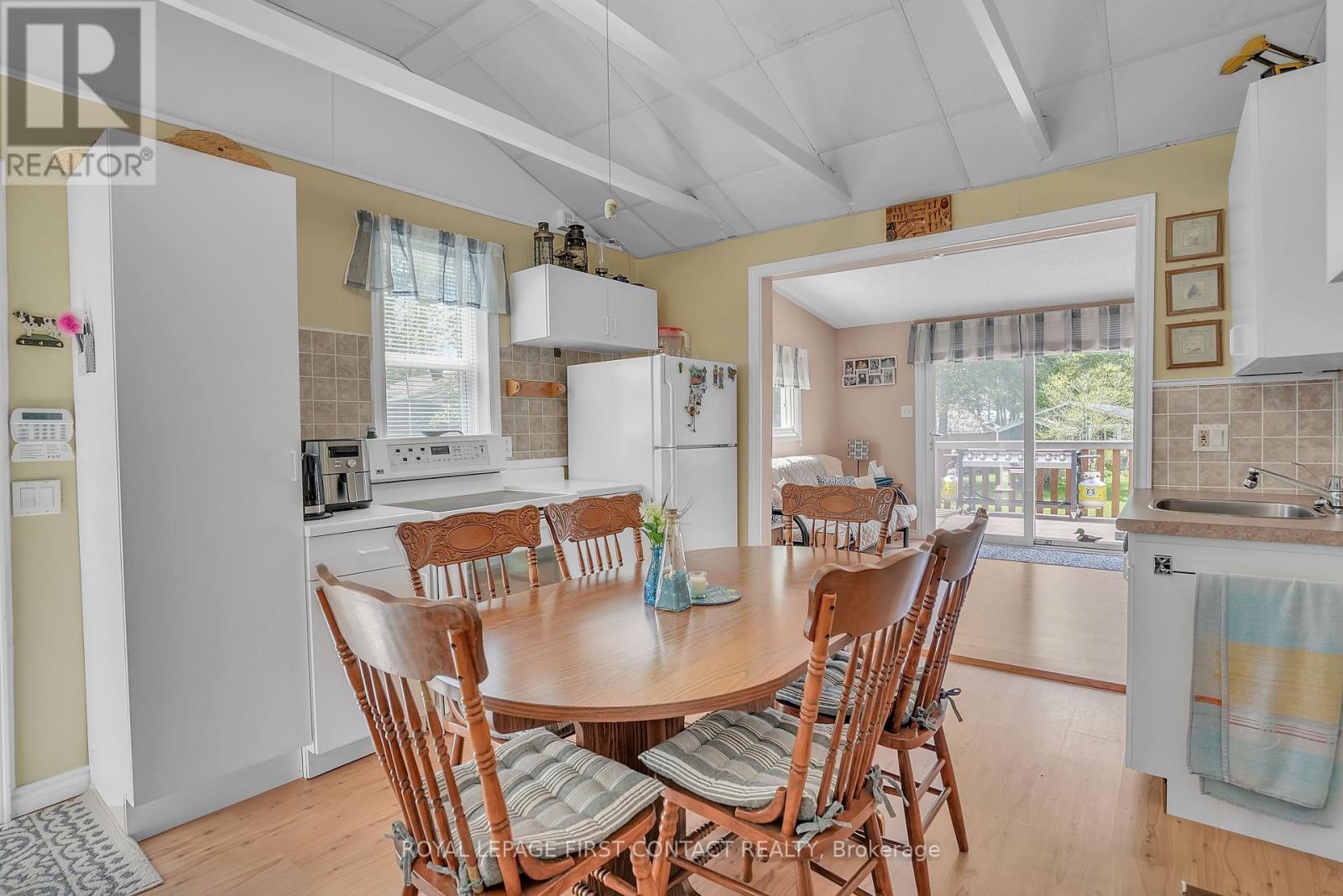 8 Buttercup Lane, Springwater, Ontario  L0L 1P0 - Photo 19 - S12162778