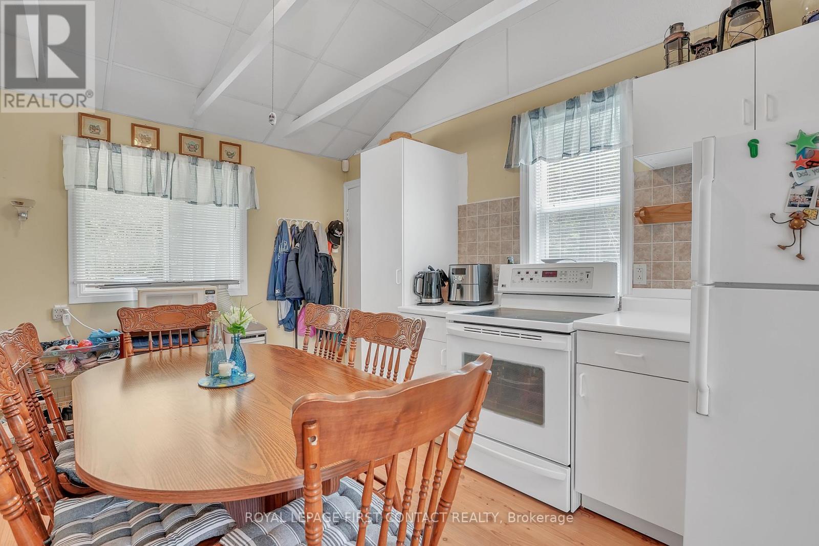 8 Buttercup Lane, Springwater, Ontario  L0L 1P0 - Photo 20 - S12162778