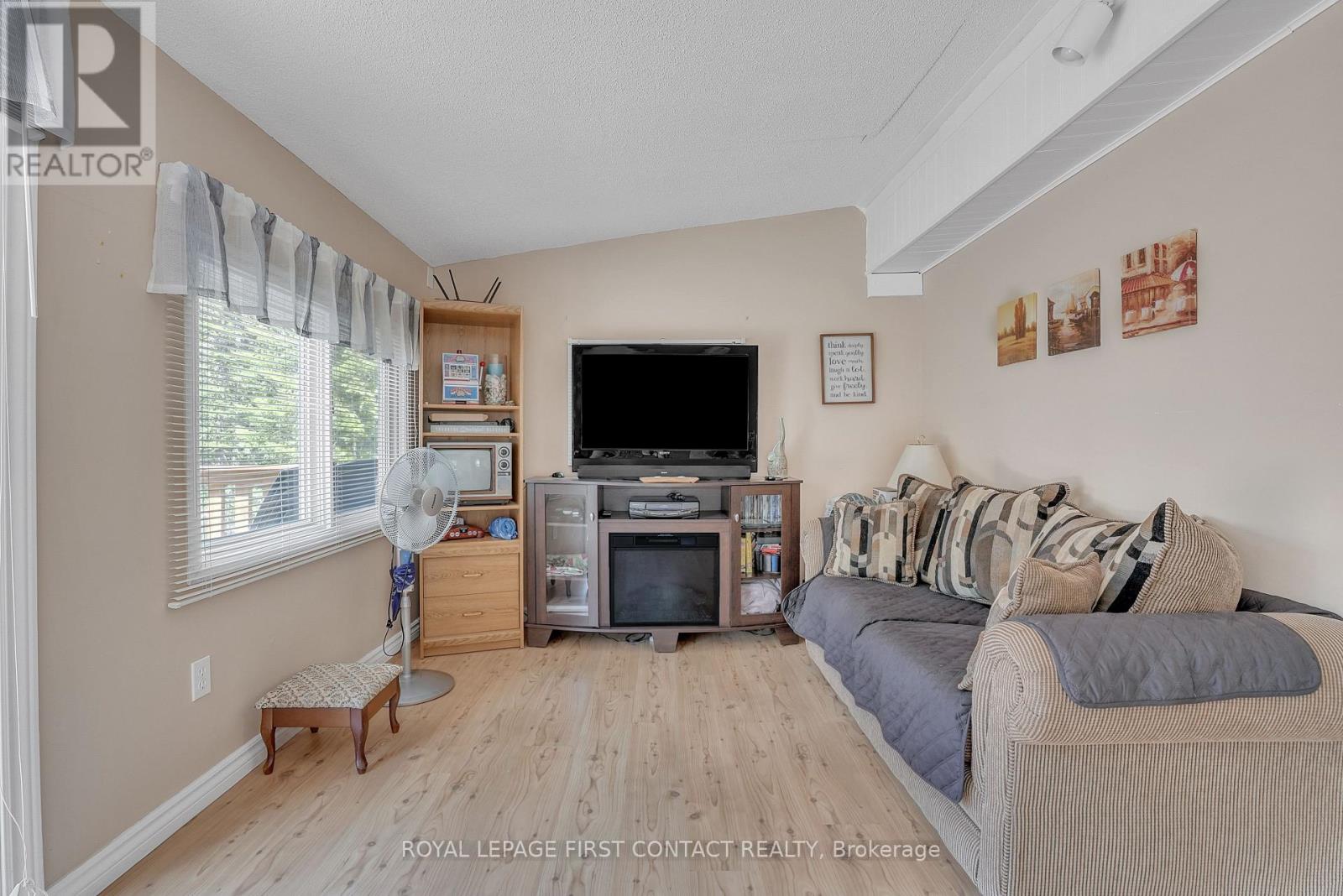 8 Buttercup Lane, Springwater, Ontario  L0L 1P0 - Photo 25 - S12162778