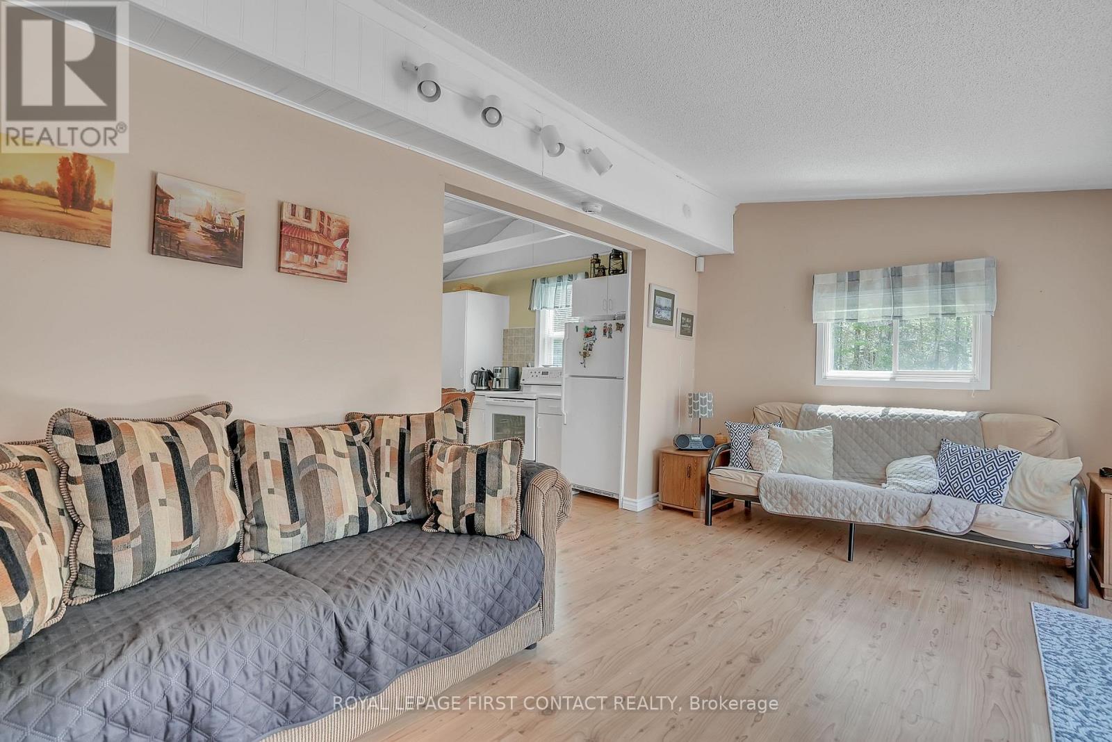 8 Buttercup Lane, Springwater, Ontario  L0L 1P0 - Photo 26 - S12162778