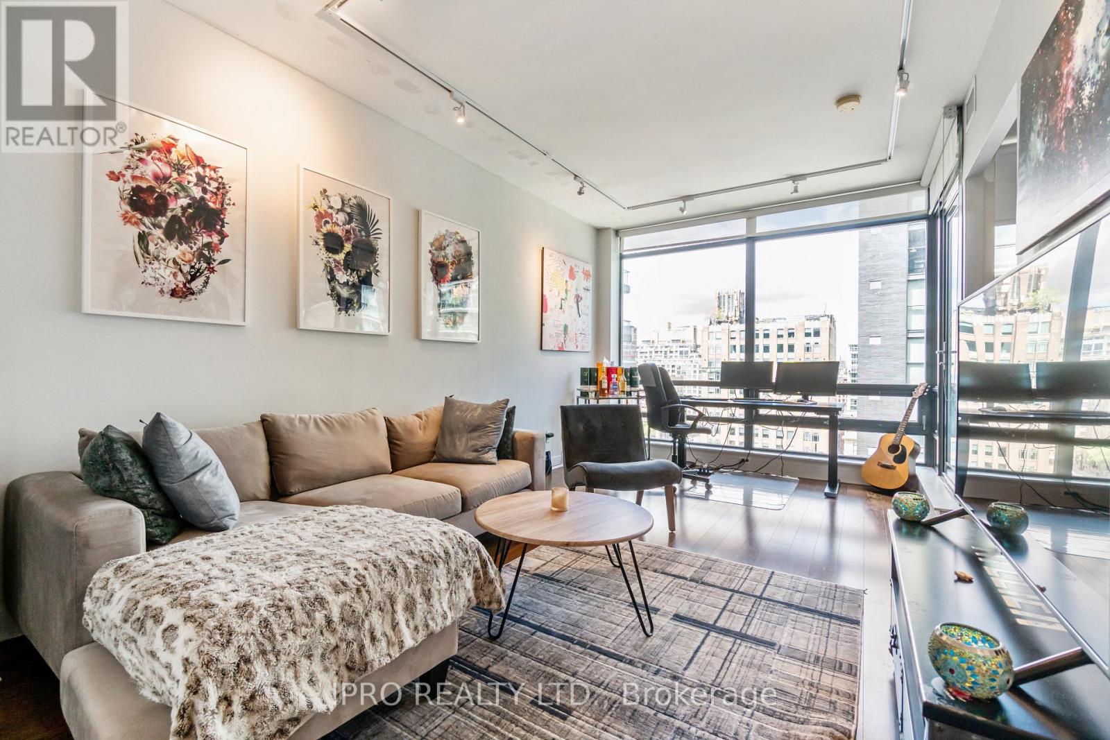 1218 - 438 King Street W, Toronto, Ontario  M4M 3H3 - Photo 3 - C12162904