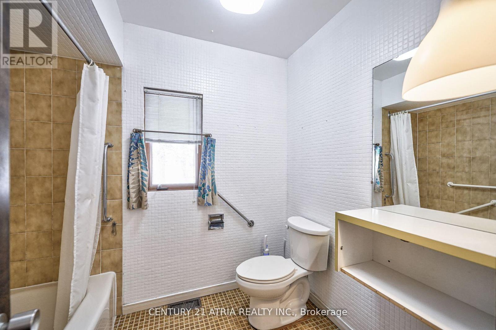74 Don River Boulevard, Toronto, Ontario  M2N 2M9 - Photo 15 - C12162921