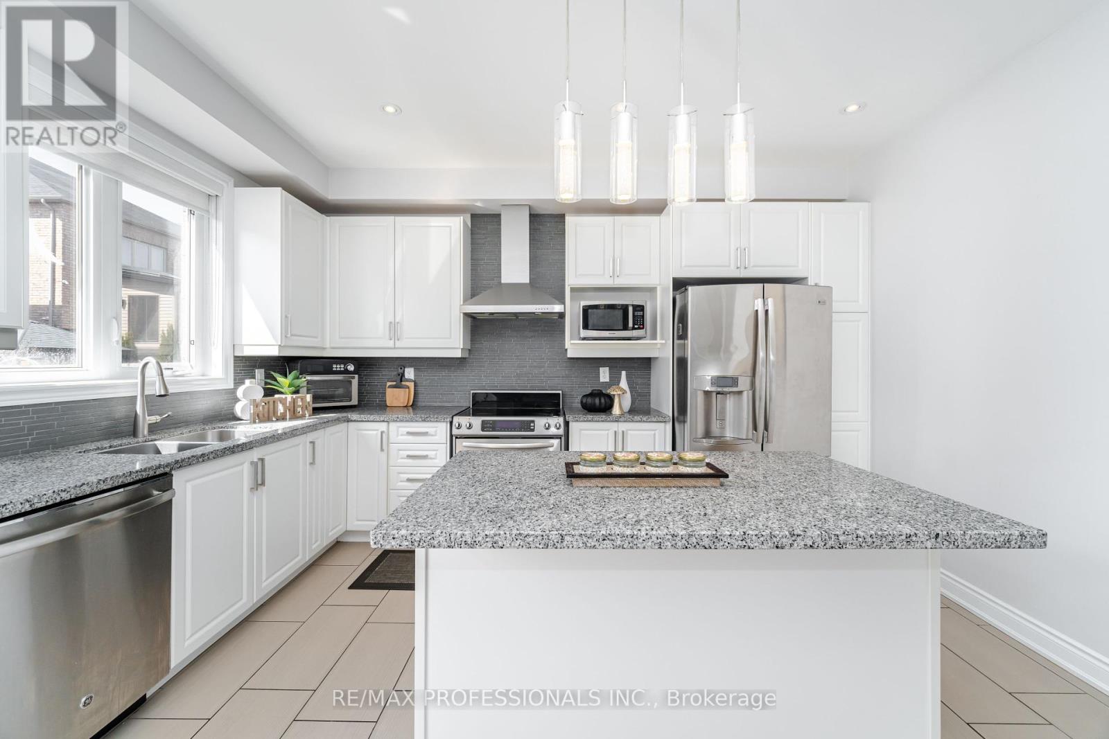 35 Lampman Crescent, Brampton, Ontario  L6X 3A3 - Photo 14 - W12162712
