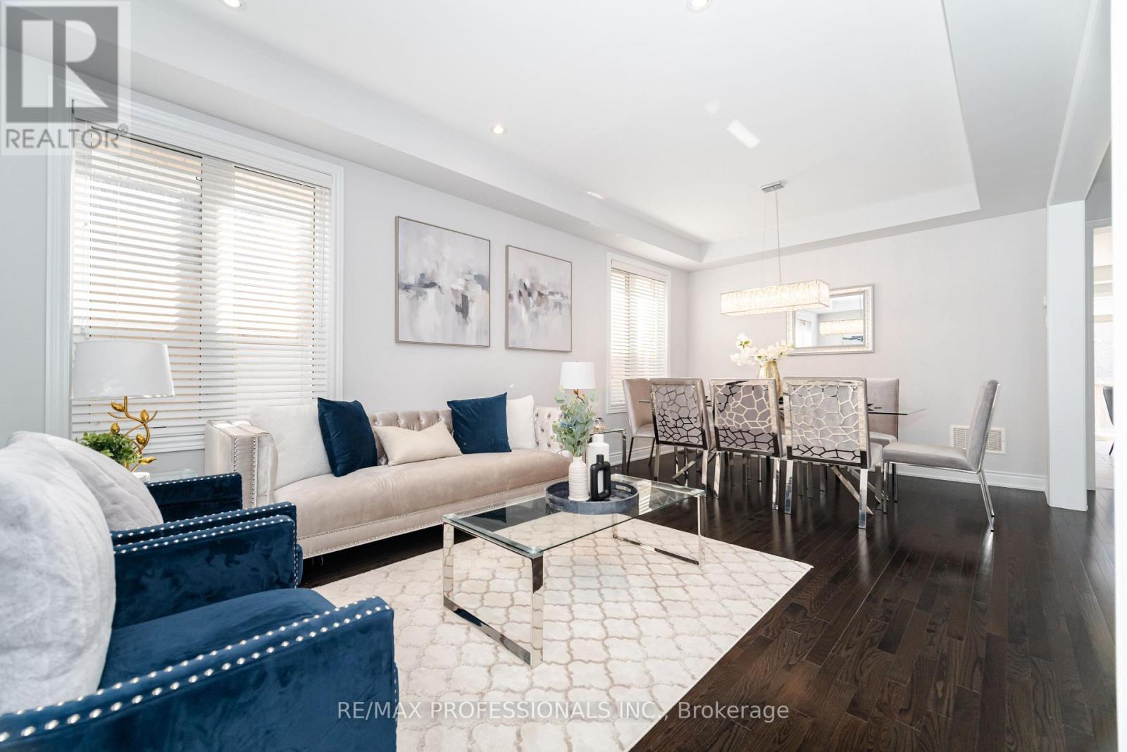 35 Lampman Crescent, Brampton, Ontario  L6X 3A3 - Photo 7 - W12162712