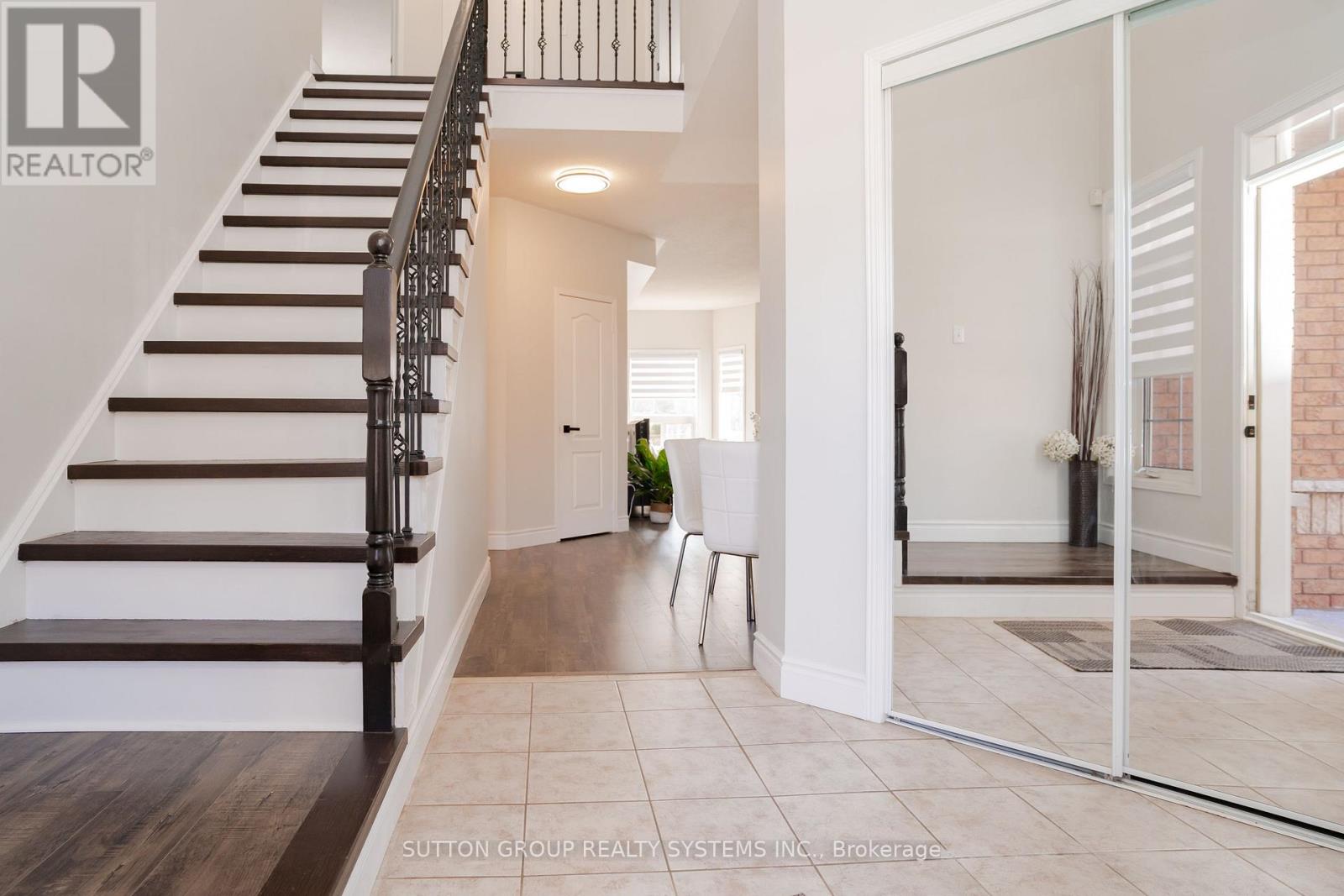 Property at 3856 EDGECLIFFE RUN image 5