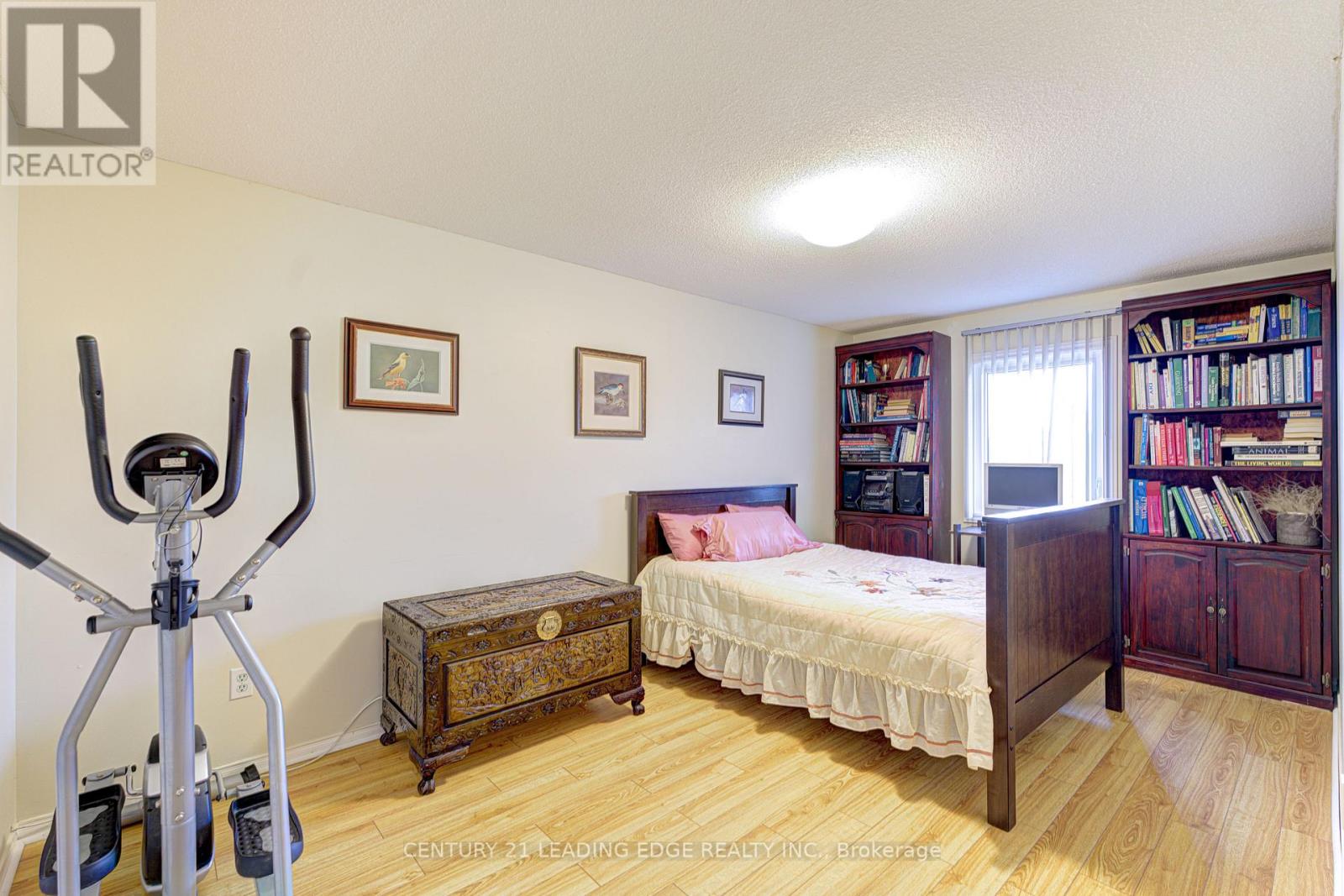 3281 Folkway Drive, Burlington, Ontario  L7M 3J2 - Photo 16 - W12162716