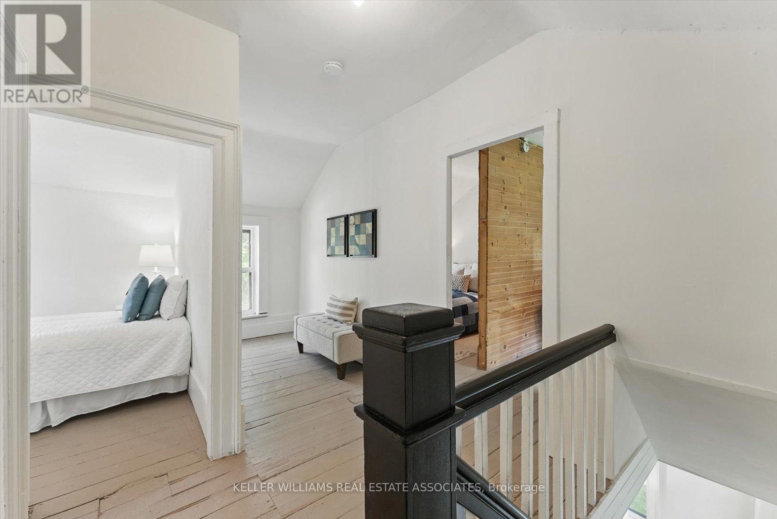 401 Draper Street, Halton Hills, Ontario  L7G 4B6 - Photo 11 - W12162722