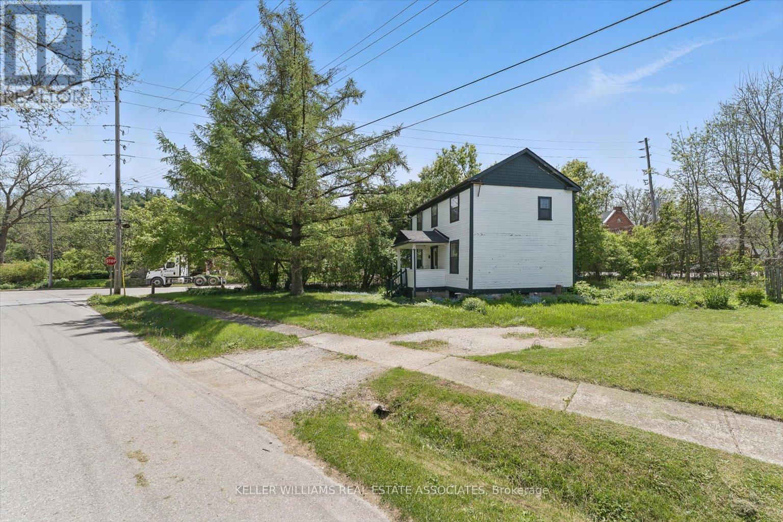 401 Draper Street, Halton Hills, Ontario  L7G 4B6 - Photo 19 - W12162722