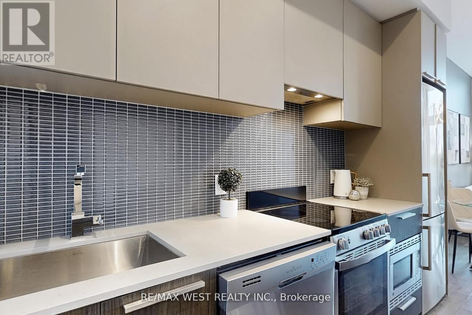 205 - 20 Brin Drive, Toronto, Ontario  M8X 0B2 - Photo 14 - W12162764