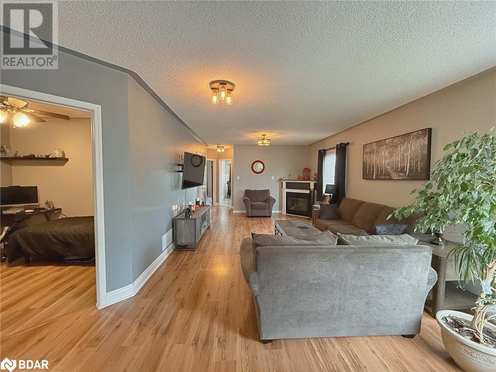 144 Maplewood Drive, Angus, Ontario  L0M 1B4 - Photo 8 - 40728489