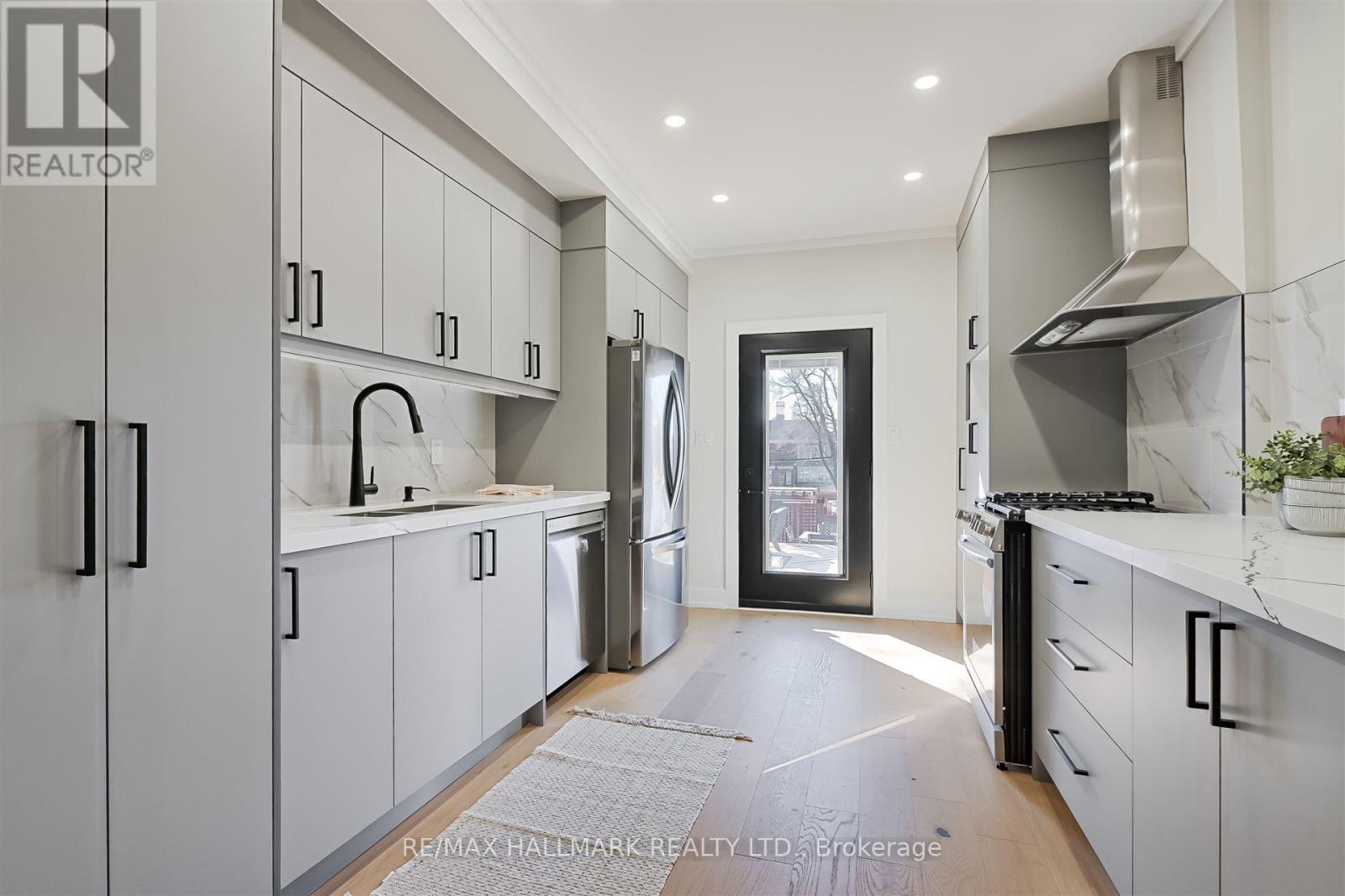 263 Withrow Avenue, Toronto (North Riverdale), Ontario  M4K 1E3 - Photo 15 - E12162877