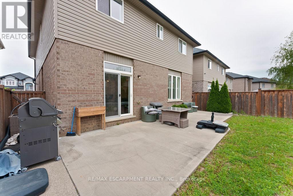 12 Ascoli Drive, Hamilton, Ontario  L9B 0H8 - Photo 30 - X12162689