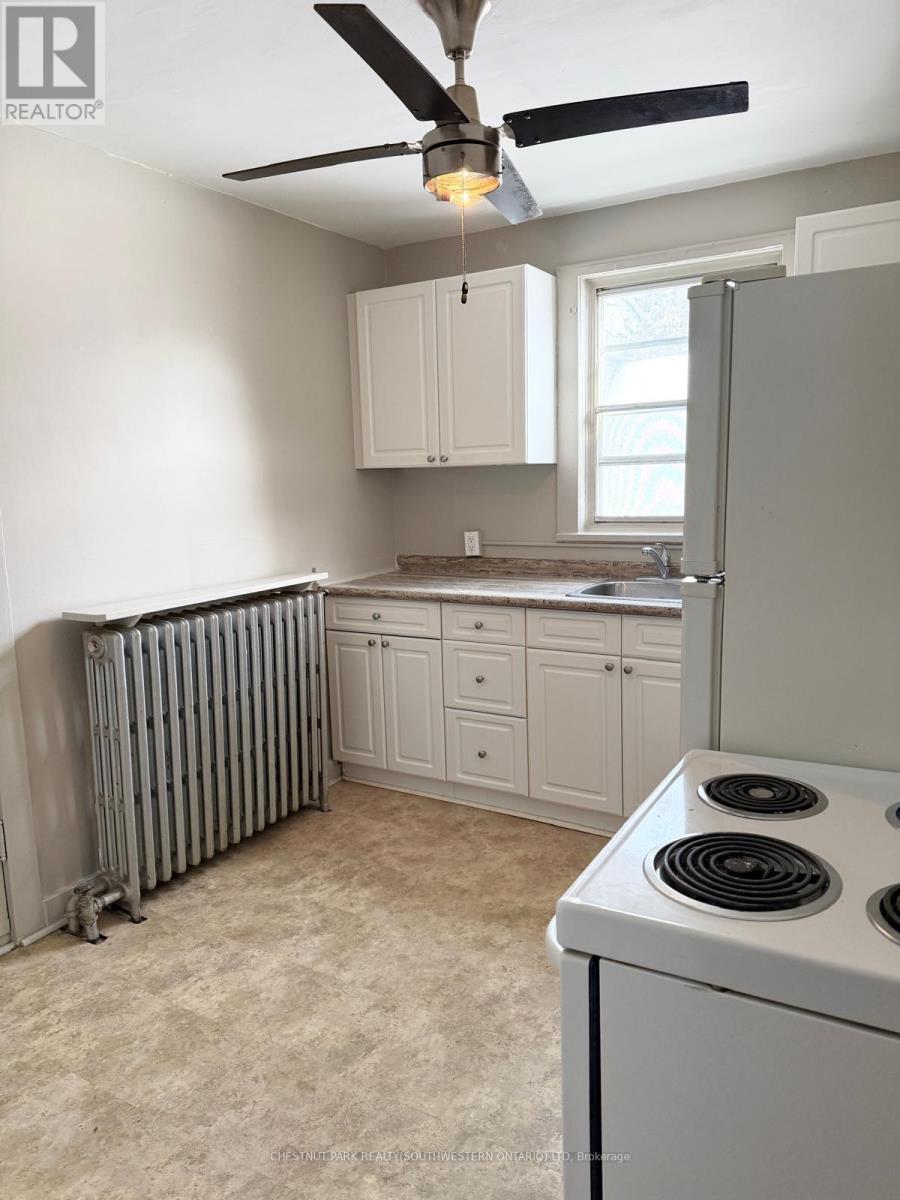 98 Waterloo Street, Waterloo, Ontario  N2J 1X9 - Photo 11 - X12162723
