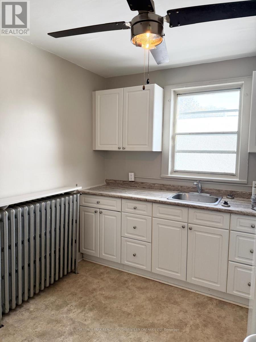 98 Waterloo Street, Waterloo, Ontario  N2J 1X9 - Photo 12 - X12162723