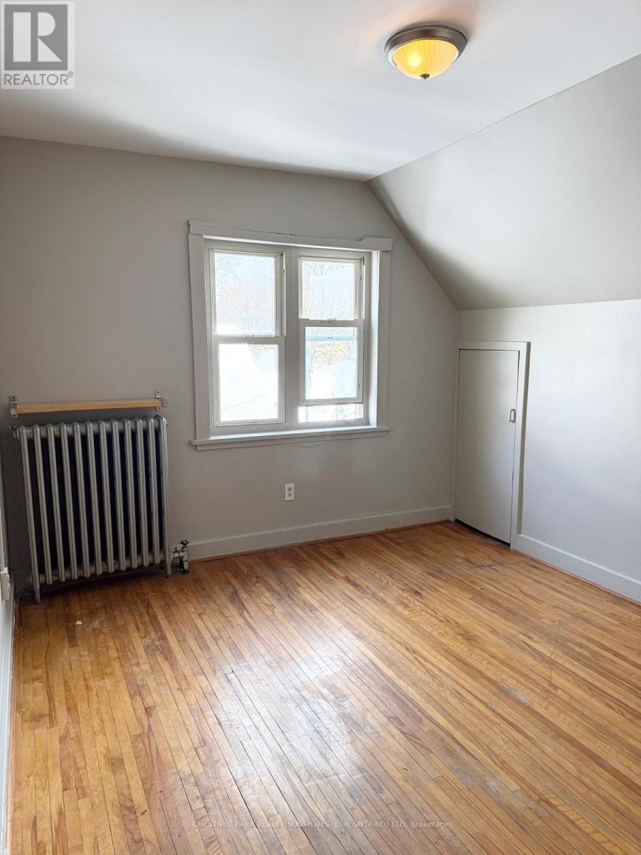 98 Waterloo Street, Waterloo, Ontario  N2J 1X9 - Photo 8 - X12162723