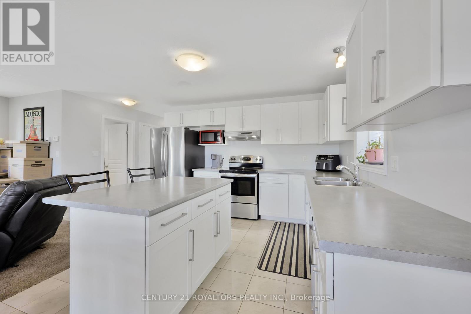 14 Chamberlain Avenue, Ingersoll, Ontario  N5C 0C6 - Photo 11 - X12162774