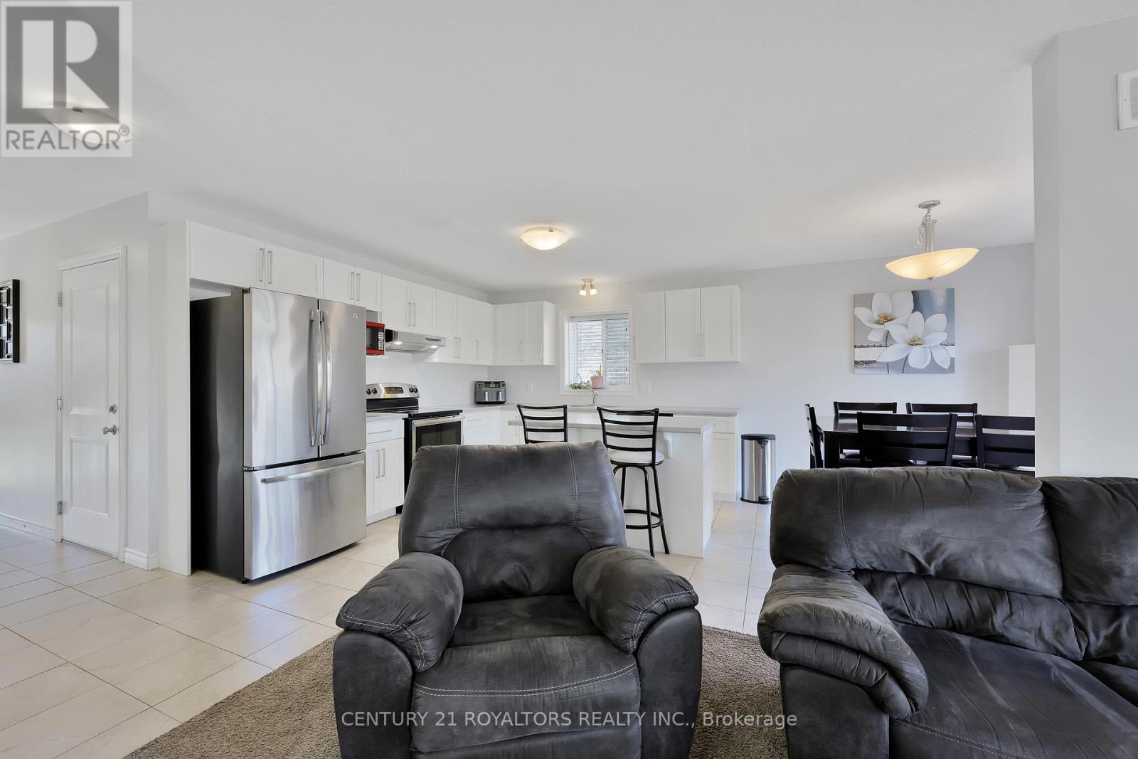 14 Chamberlain Avenue, Ingersoll, Ontario  N5C 0C6 - Photo 17 - X12162774
