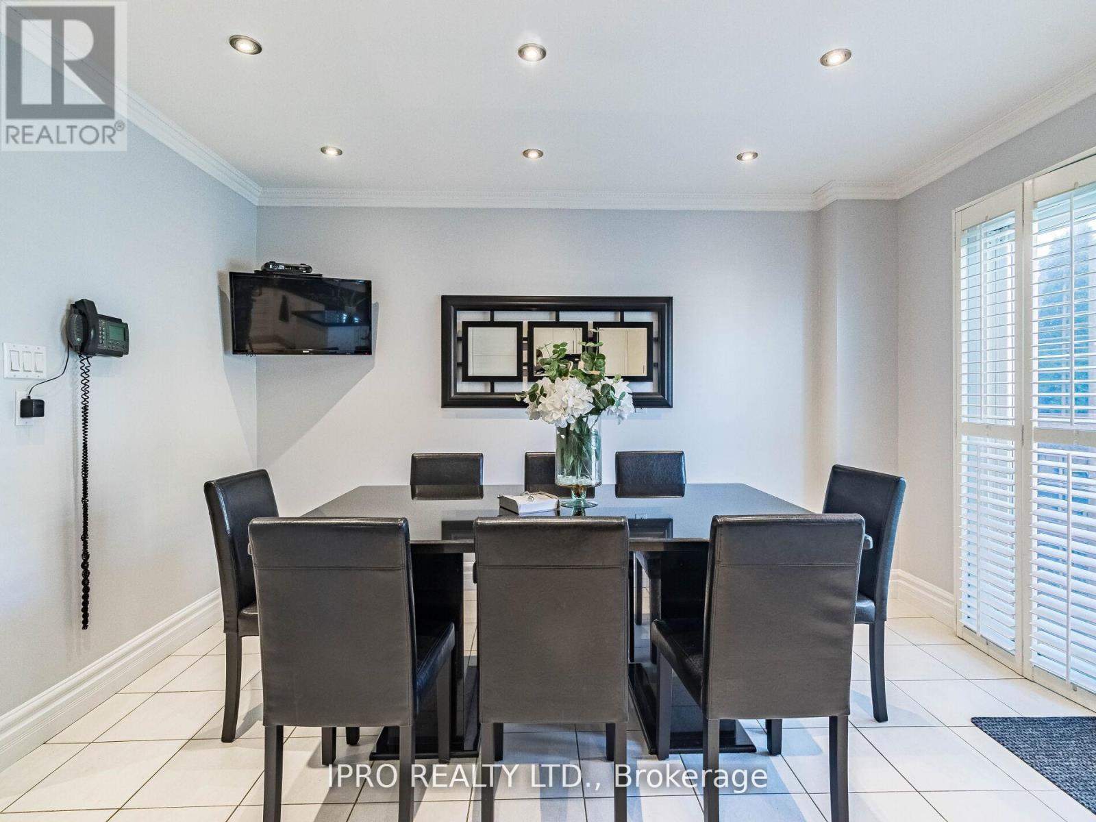 54 Embassy Drive, Vaughan, Ontario  L4L 5B1 - Photo 9 - N12162809