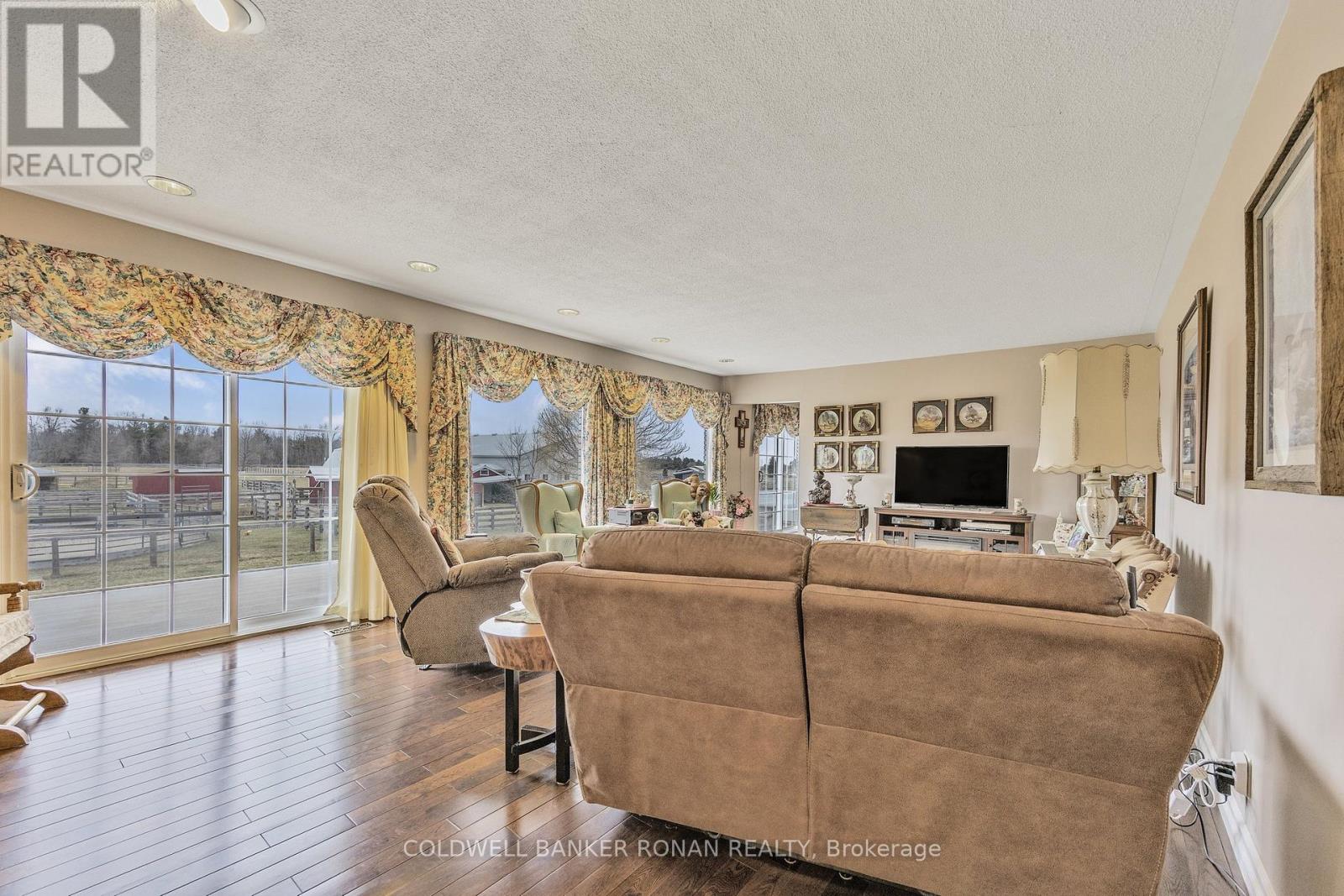 8058 20th Side Road, Adjala-Tosorontio, Ontario  L0G 1L0 - Photo 14 - N12162895