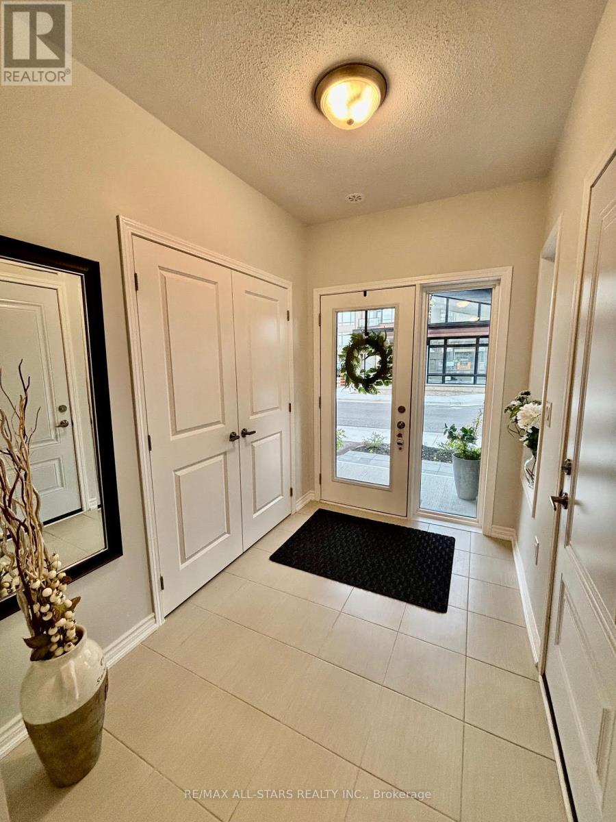 8 Wyn Wood Lane, Orillia, Ontario  L3V 8P6 - Photo 4 - S12162843