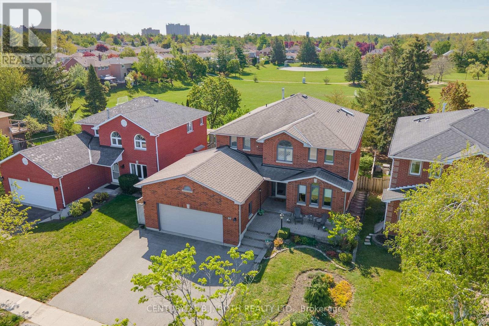 57 Finlay Road, Barrie, Ontario  L4N 7T7 - Photo 1 - S12162889