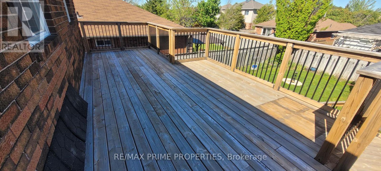 Upper - 7 Irish Lane, Barrie, Ontario  L4M 6H8 - Photo 15 - S12162961