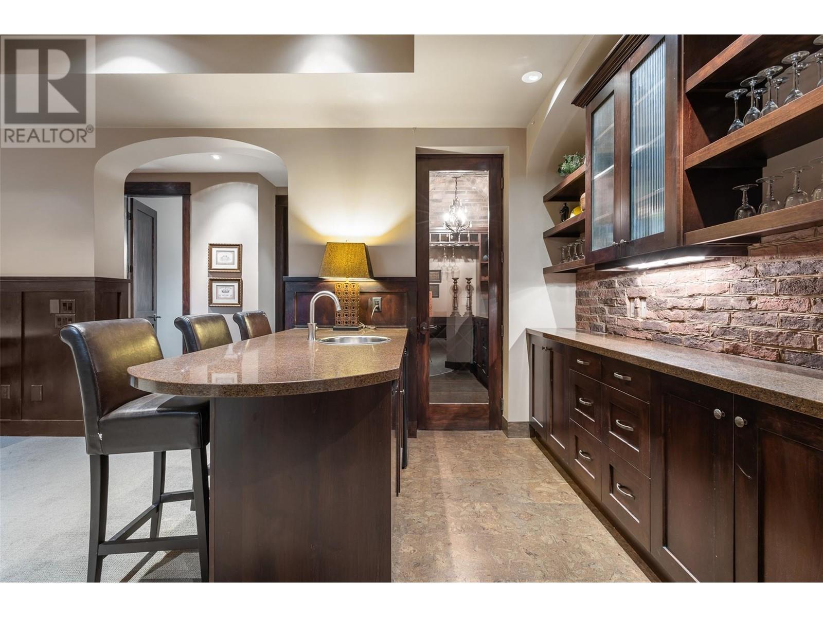 965 Westpoint Drive, Kelowna, BC V1W2Z3