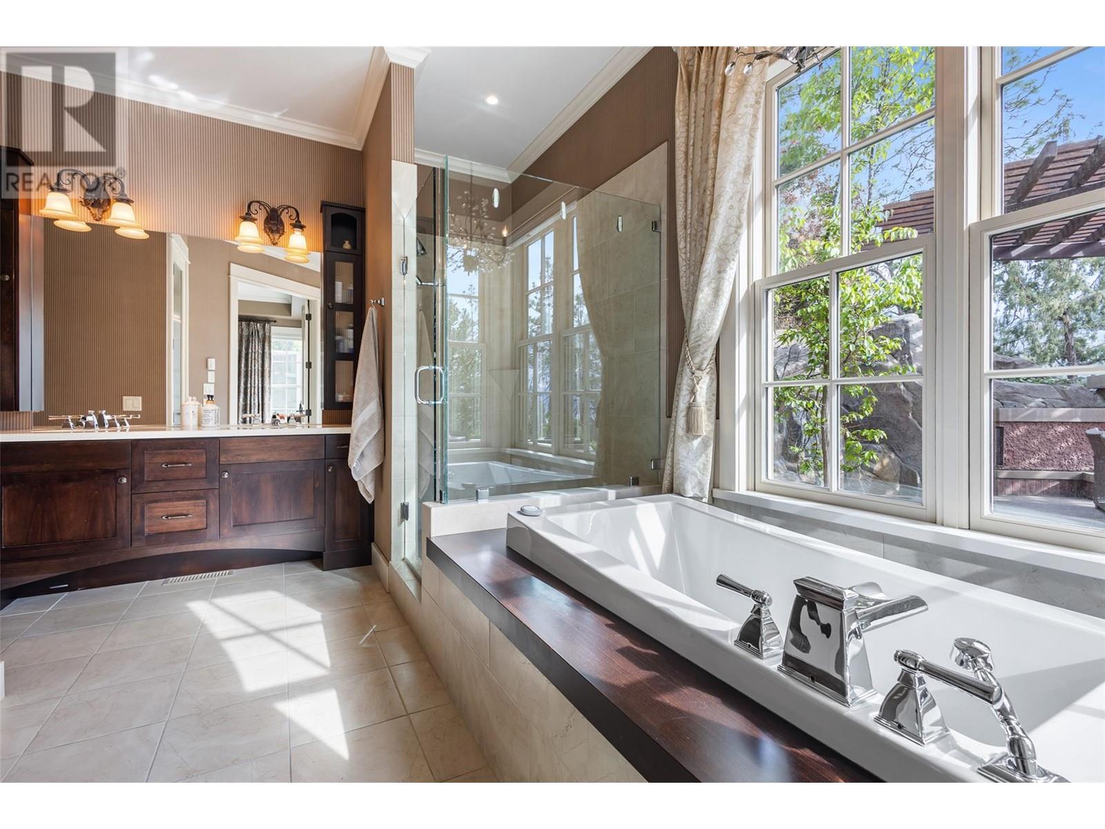 965 Westpoint Drive, Kelowna, BC V1W2Z3