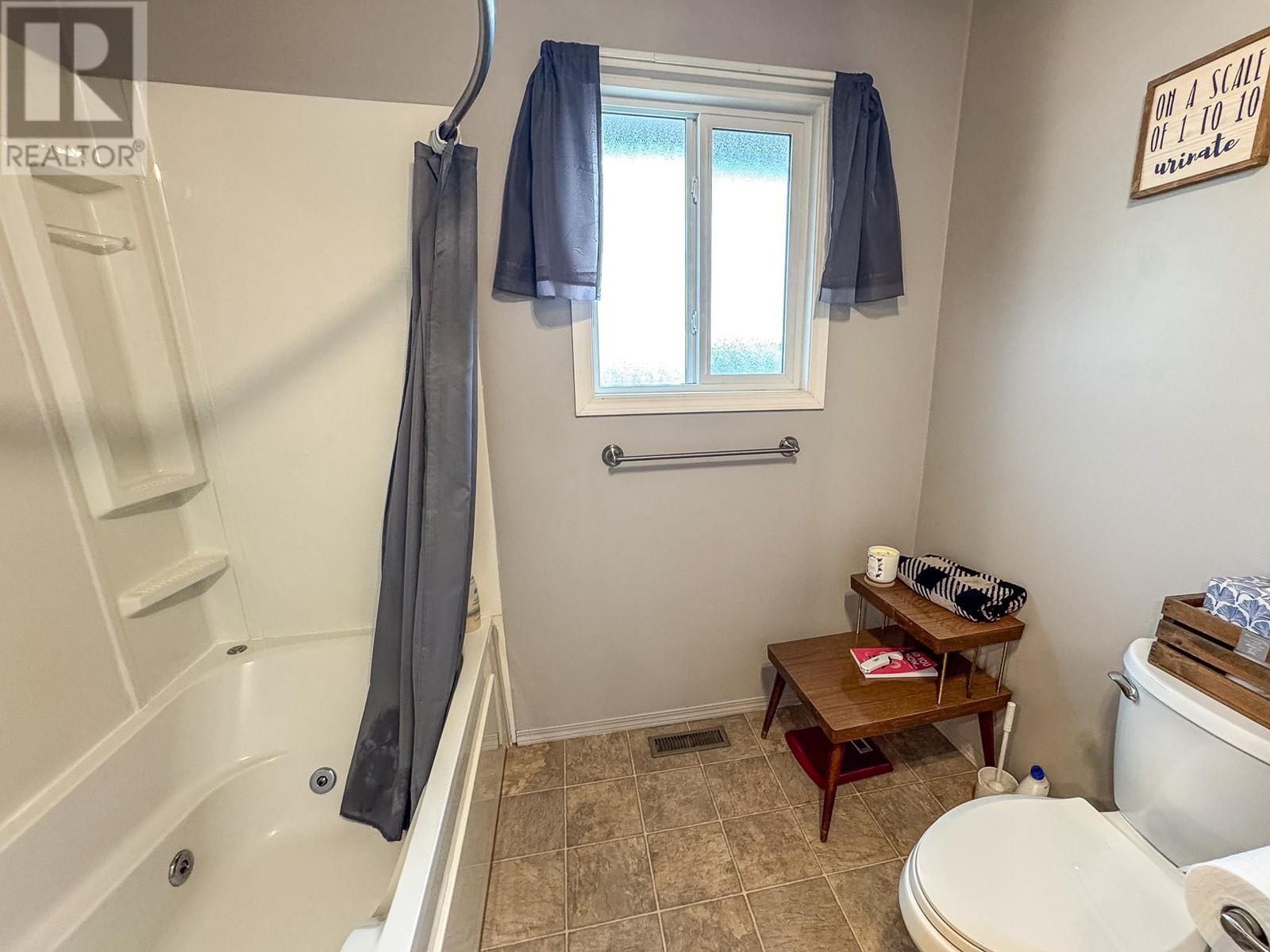 2609 2nd Street S, Cranbrook, British Columbia  V1C 1E3 - Photo 14 - 10348763