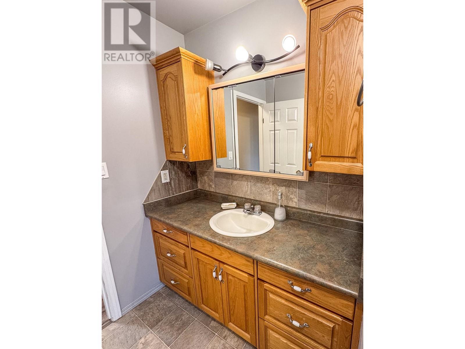 2609 2nd Street S, Cranbrook, British Columbia  V1C 1E3 - Photo 16 - 10348763