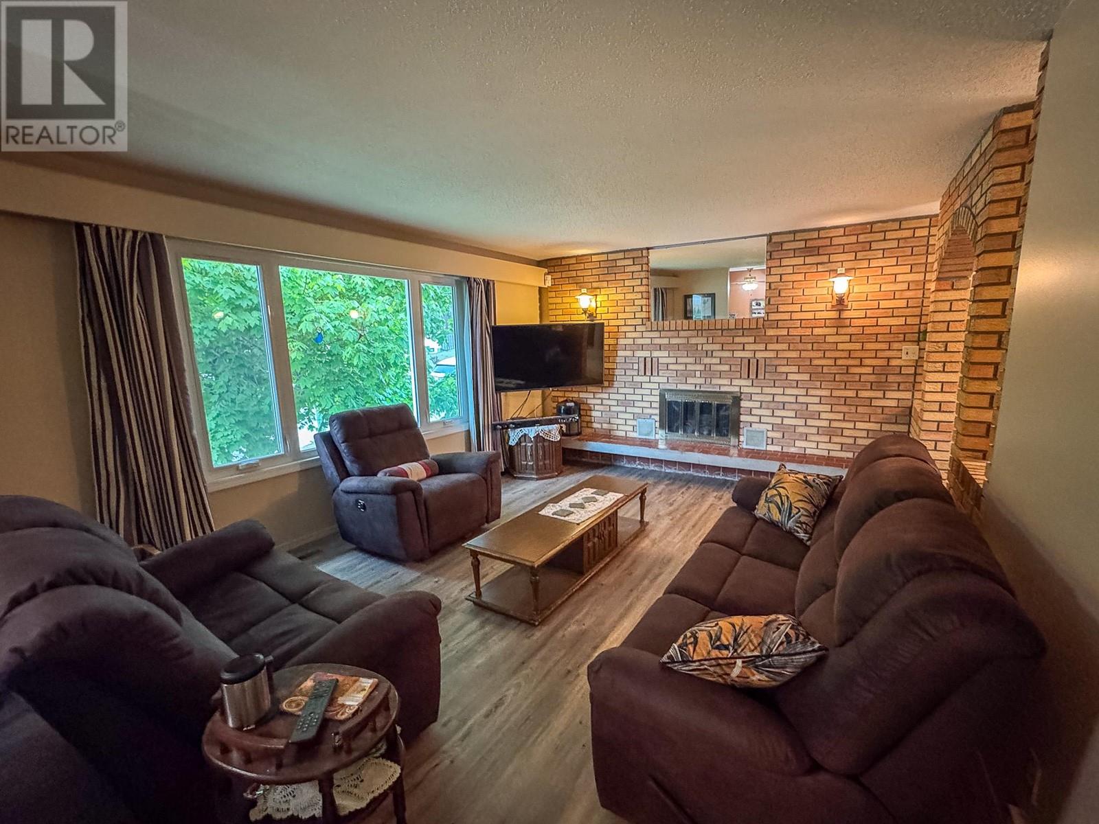 2609 2nd Street S, Cranbrook, British Columbia  V1C 1E3 - Photo 4 - 10348763