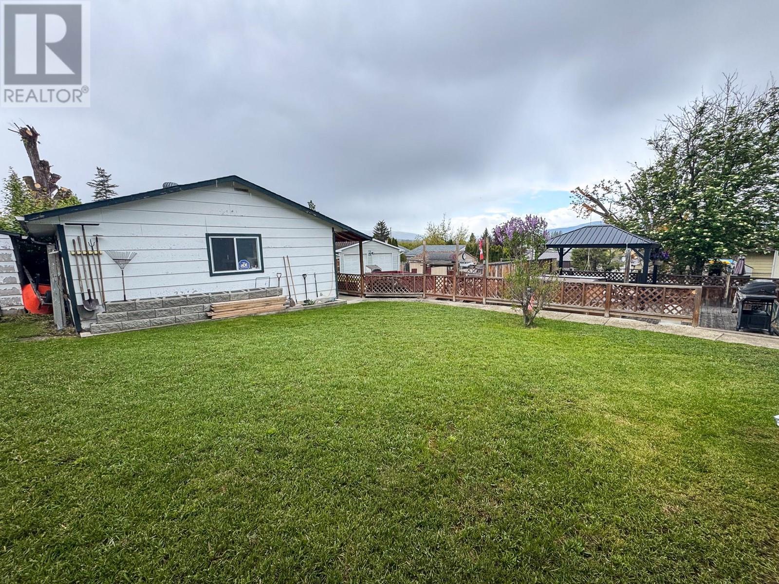 2609 2nd Street S, Cranbrook, British Columbia  V1C 1E3 - Photo 2 - 10348763