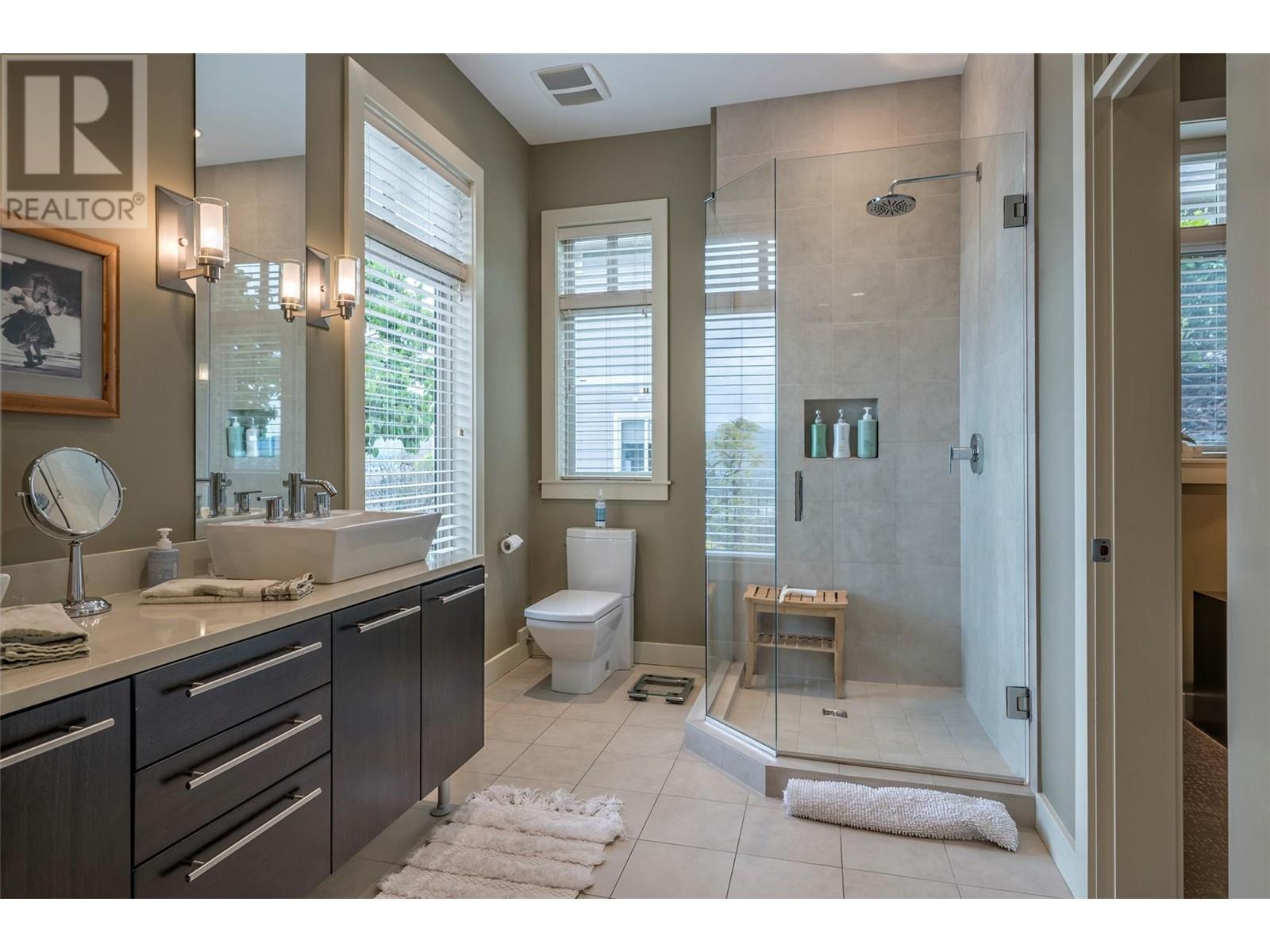 1117 Mt Fosthall Drive Unit# 10, Vernon, BC V1B3Z9