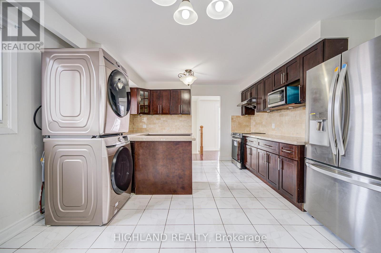 4109 Perivale Road, Mississauga, Ontario  L5C 3M7 - Photo 17 - W12162793