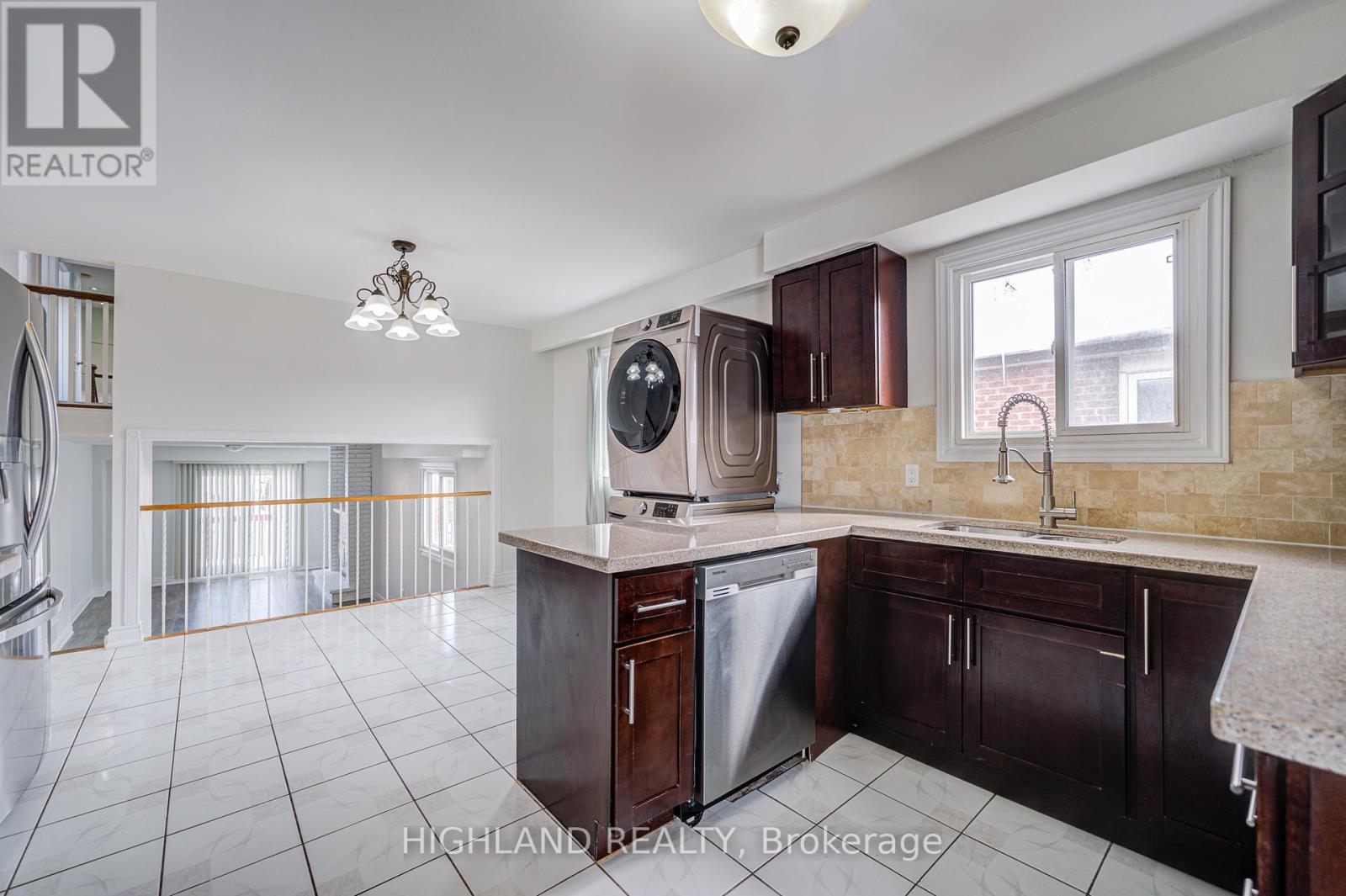 4109 Perivale Road, Mississauga, Ontario  L5C 3M7 - Photo 21 - W12162793