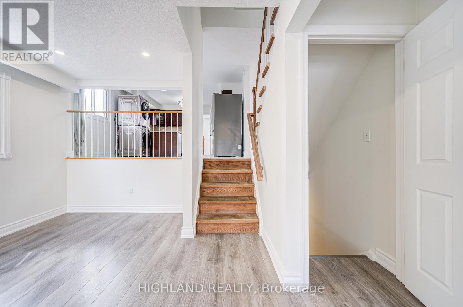 4109 Perivale Road, Mississauga, Ontario  L5C 3M7 - Photo 27 - W12162793