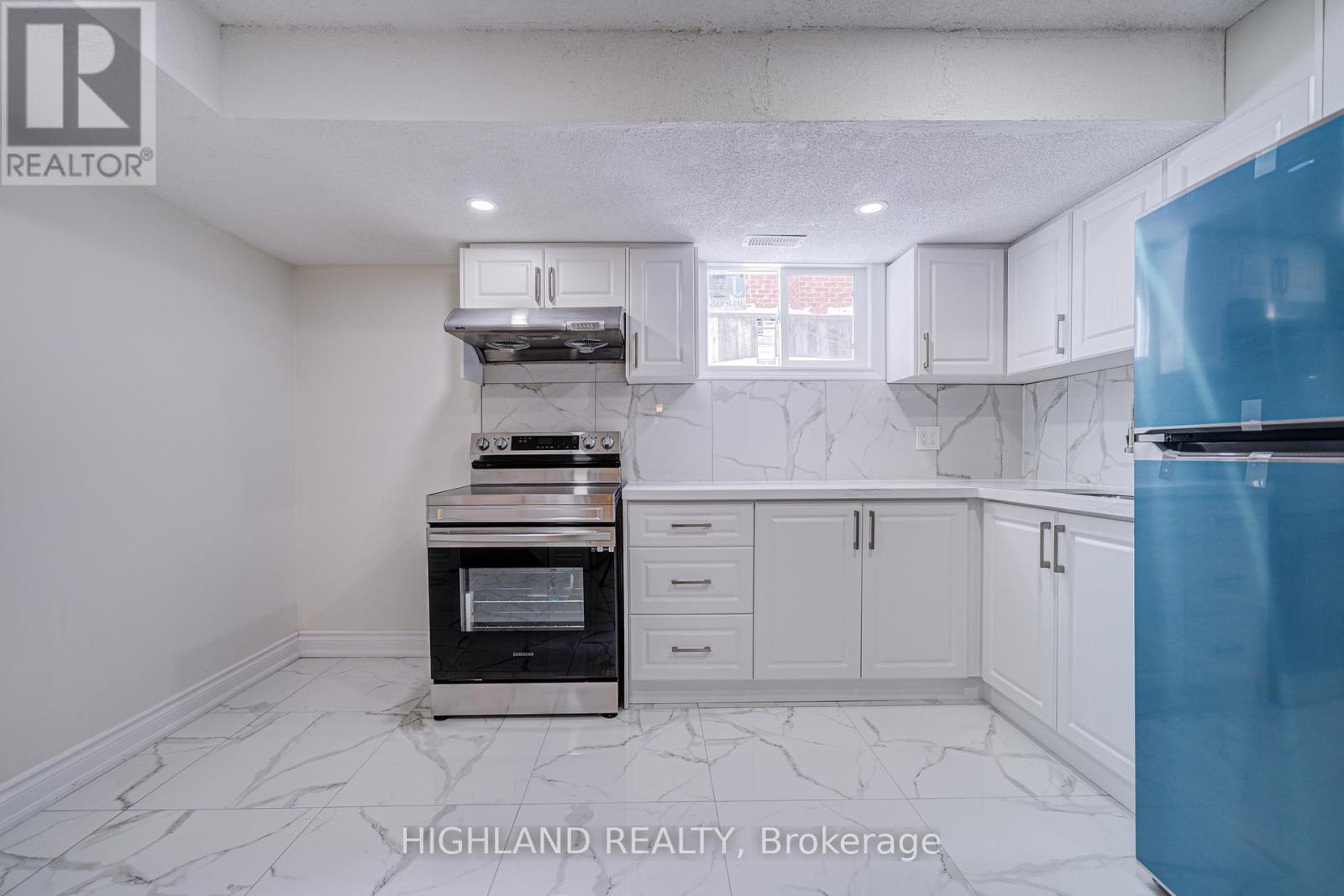 4109 Perivale Road, Mississauga, Ontario  L5C 3M7 - Photo 30 - W12162793