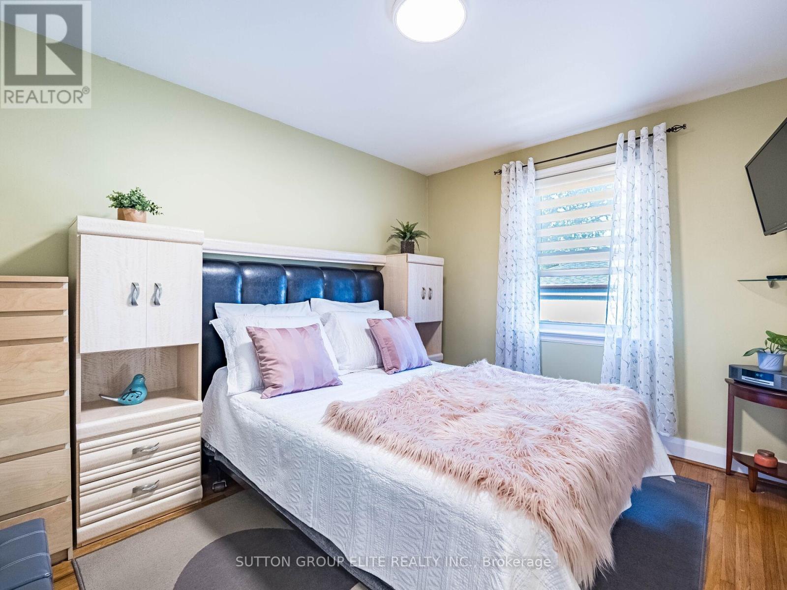 46 Loma Road, Toronto, Ontario  M8Z 3Z7 - Photo 15 - W12162829