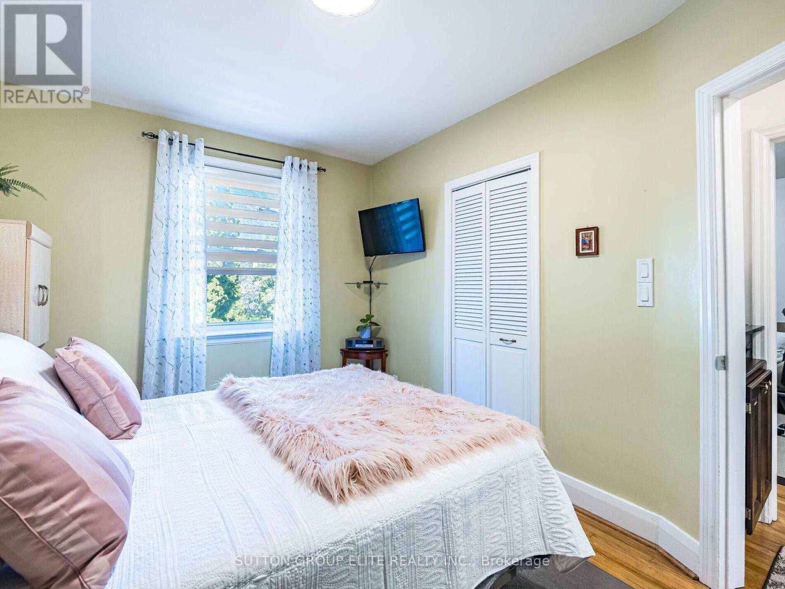 46 Loma Road, Toronto, Ontario  M8Z 3Z7 - Photo 16 - W12162829