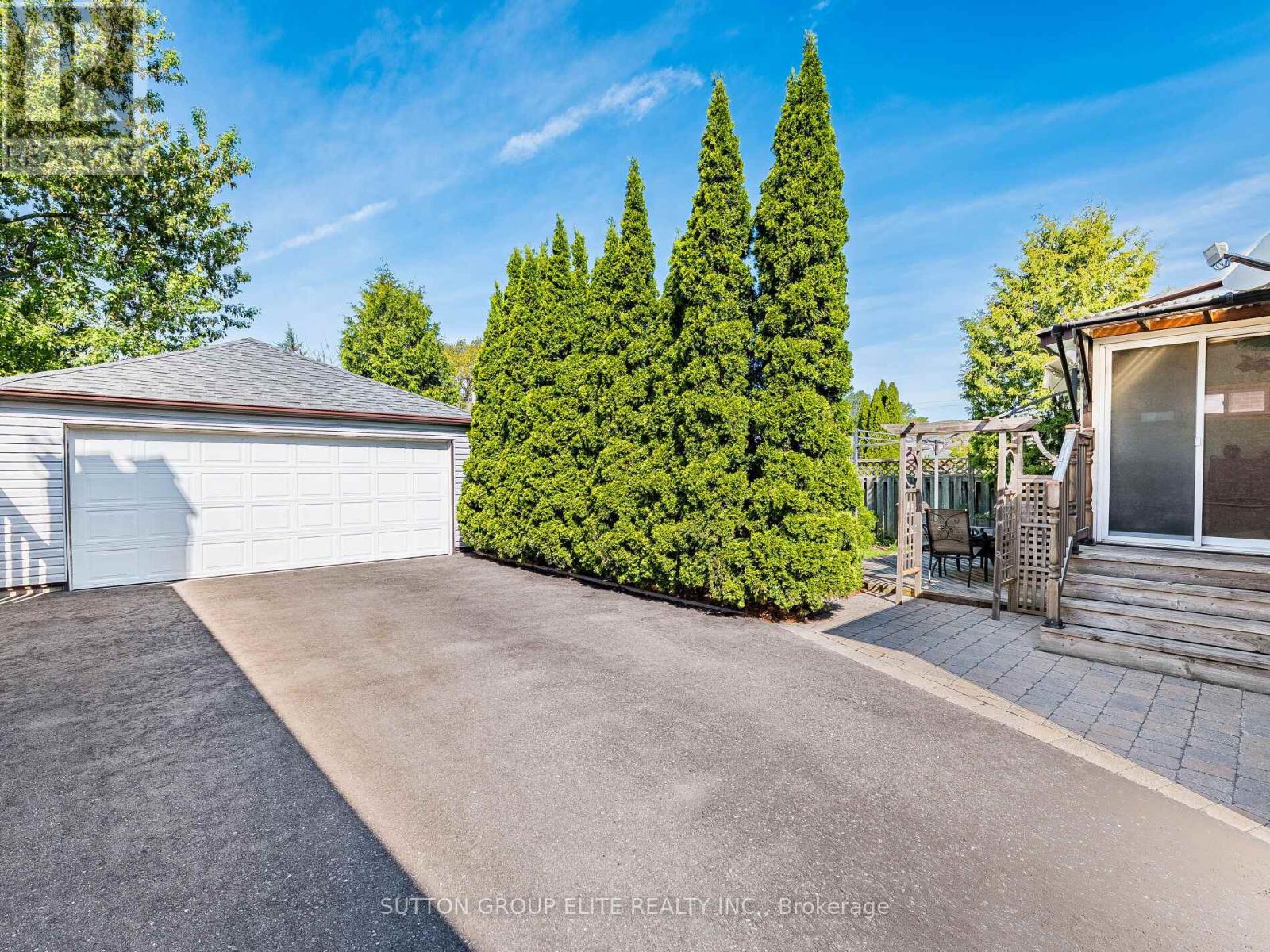 46 Loma Road, Toronto, Ontario  M8Z 3Z7 - Photo 32 - W12162829