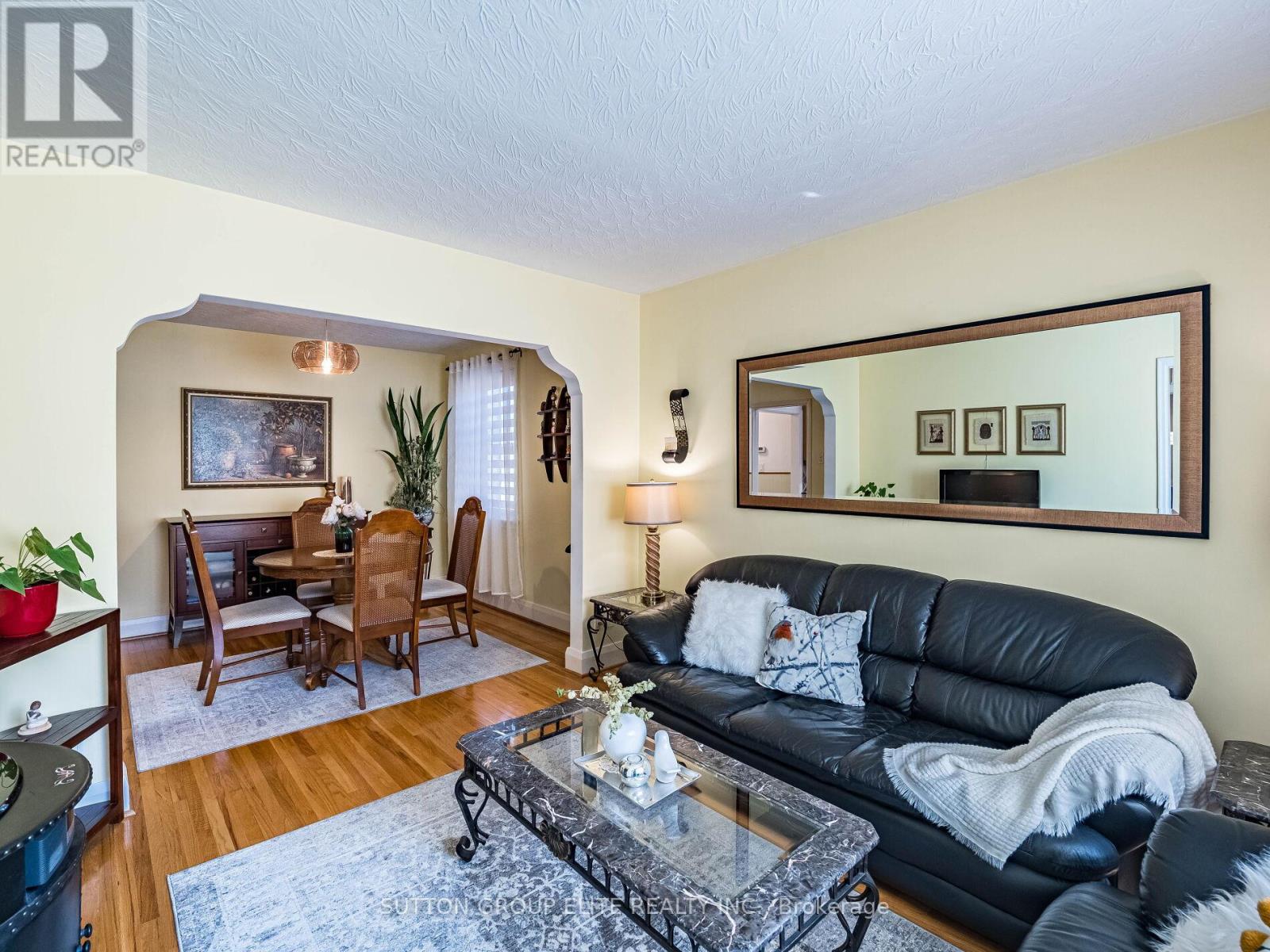46 Loma Road, Toronto, Ontario  M8Z 3Z7 - Photo 6 - W12162829