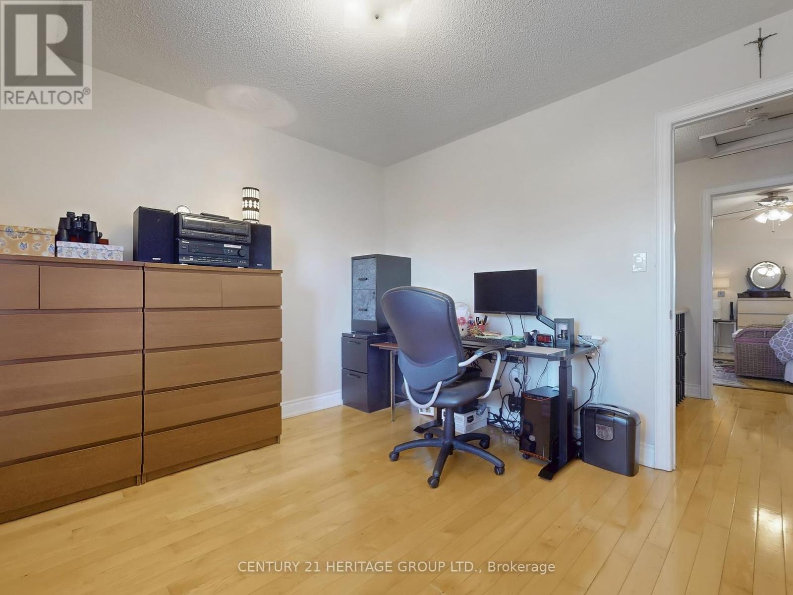 127 Mill Road, Toronto (Markland Wood), Ontario  M9C 1X9 - Photo 39 - W12162832