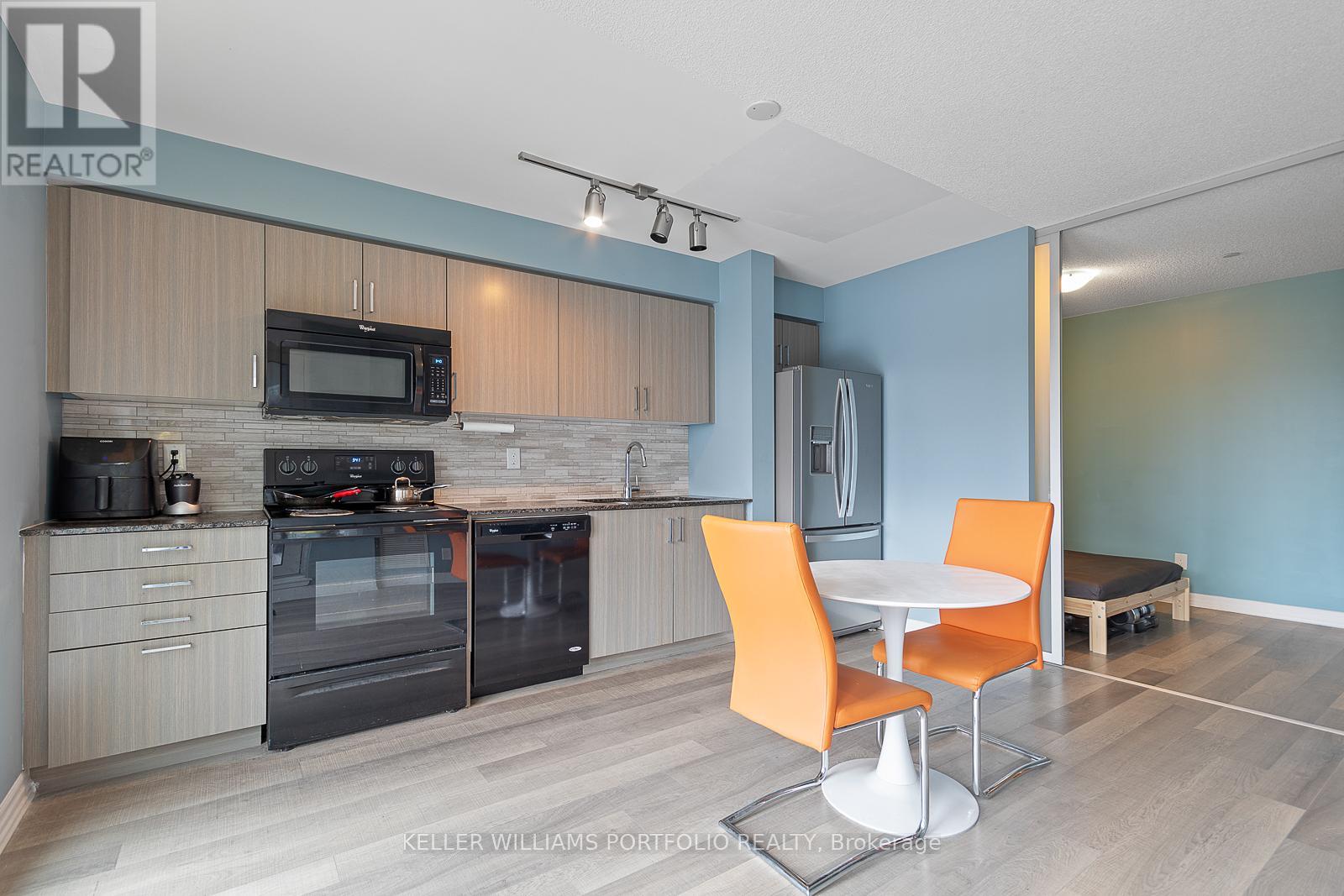 1104 - 80 Esther Lorrie Drive, Toronto, Ontario  M9W 0C6 - Photo 13 - W12162860