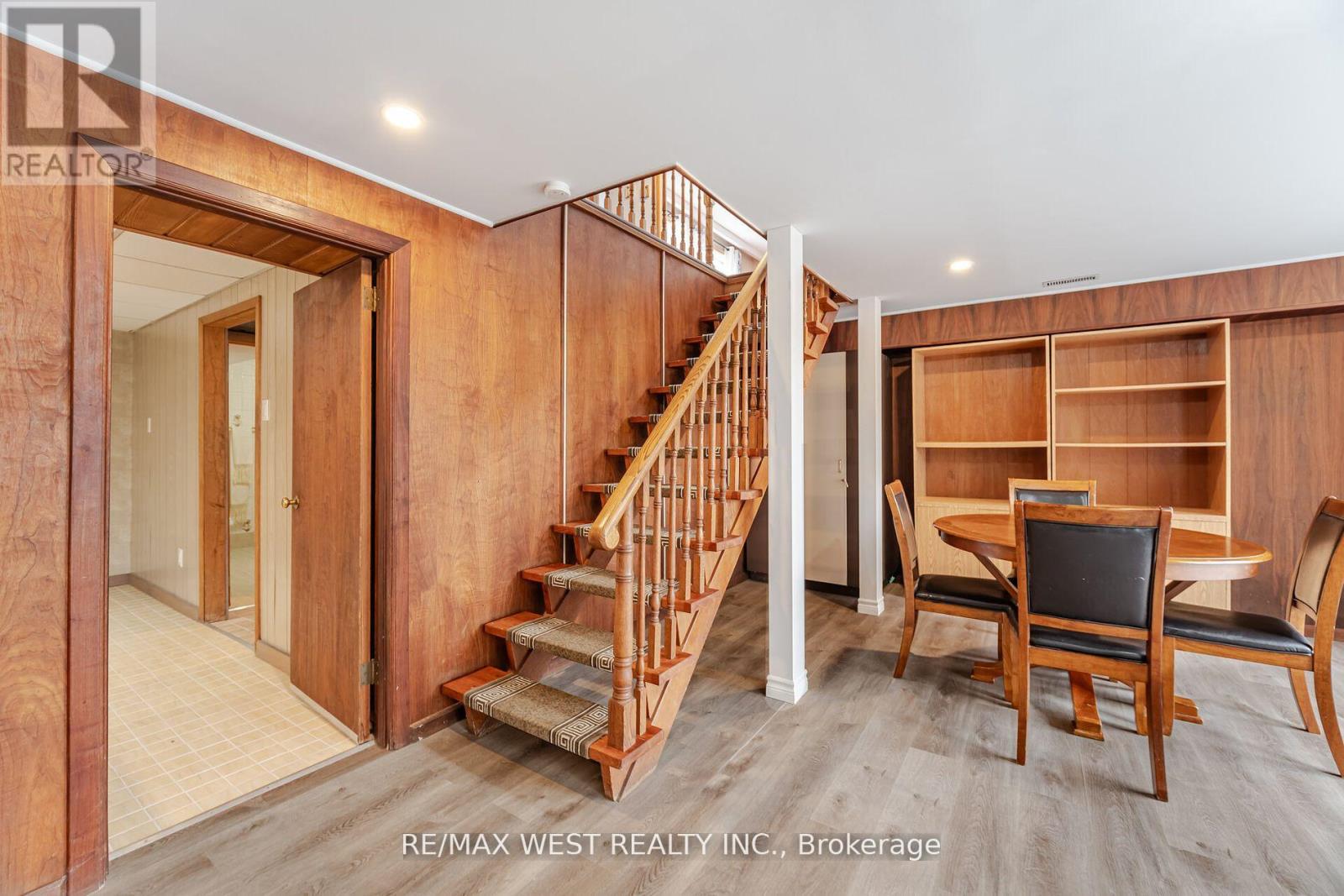 94 Windhill Crescent, Toronto, Ontario  M9M 1Y4 - Photo 20 - W12162938
