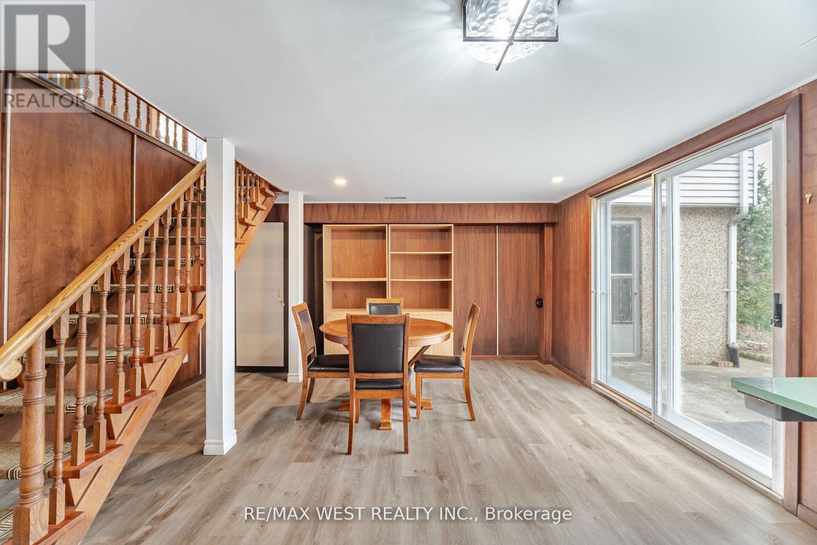 94 Windhill Crescent, Toronto, Ontario  M9M 1Y4 - Photo 21 - W12162938