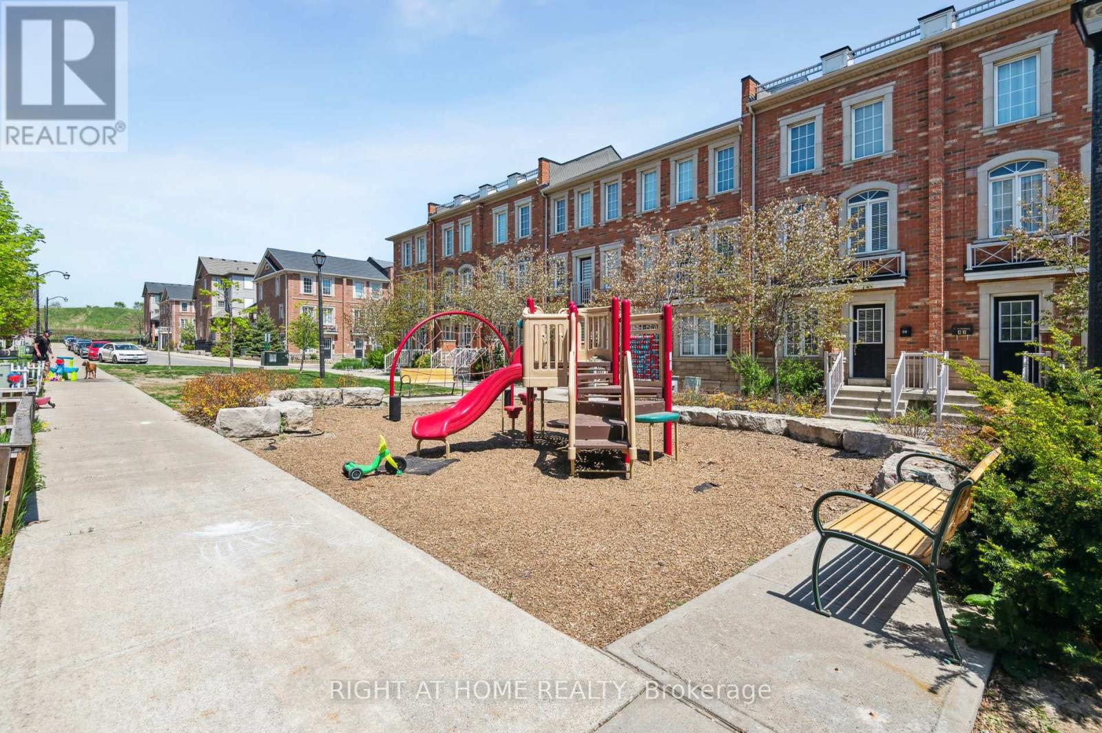 38 Odoardo Di Santo Circle, Toronto, Ontario  M3L 0E7 - Photo 23 - W12162968
