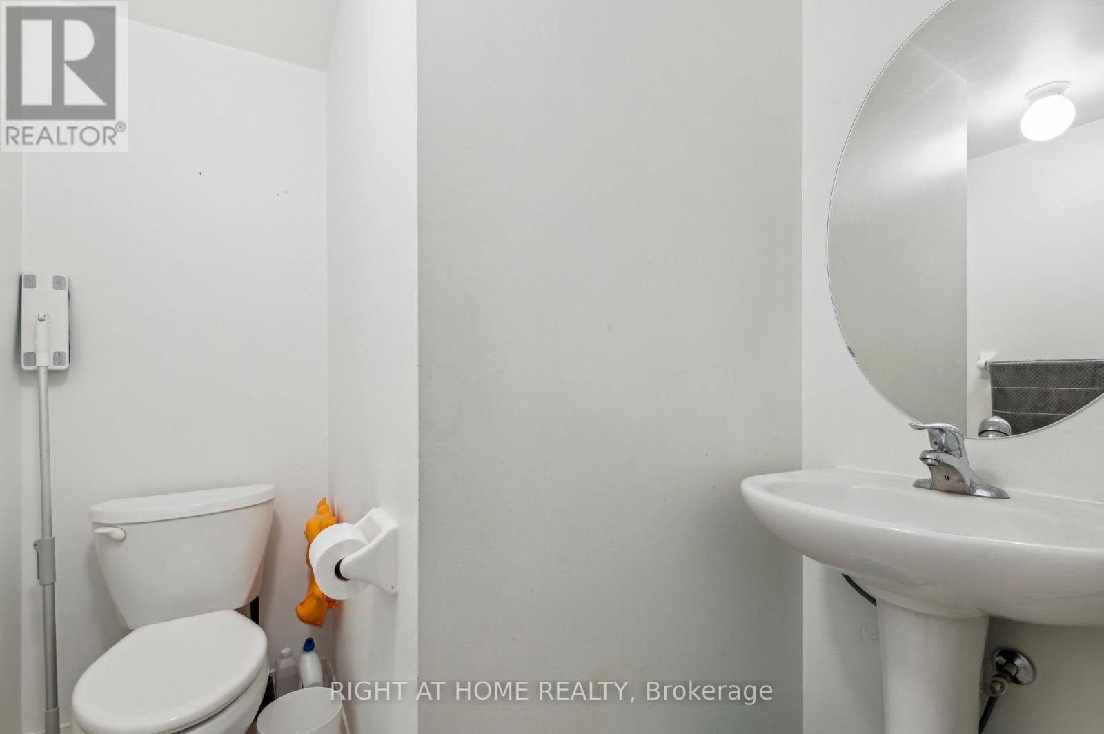 38 Odoardo Di Santo Circle, Toronto, Ontario  M3L 0E7 - Photo 8 - W12162968