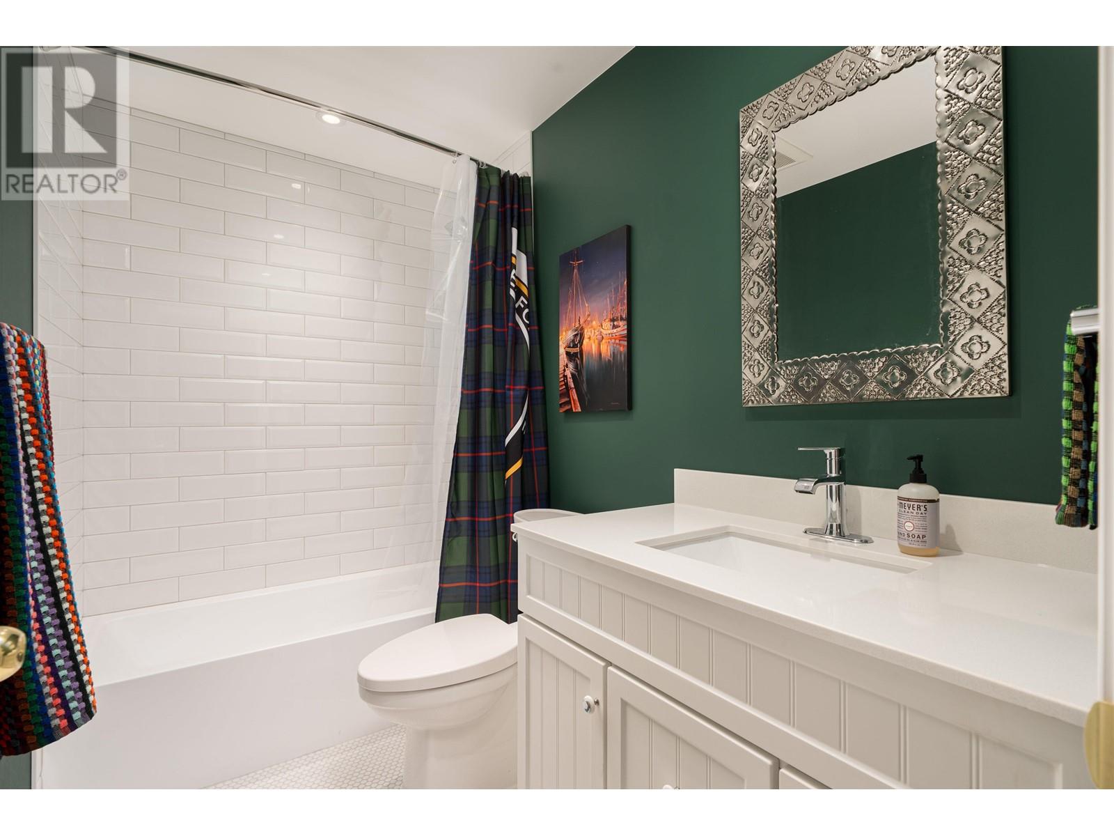 947 Village Drive, Bowen Island, British Columbia  V0N 1G1 - Photo 24 - R2999044